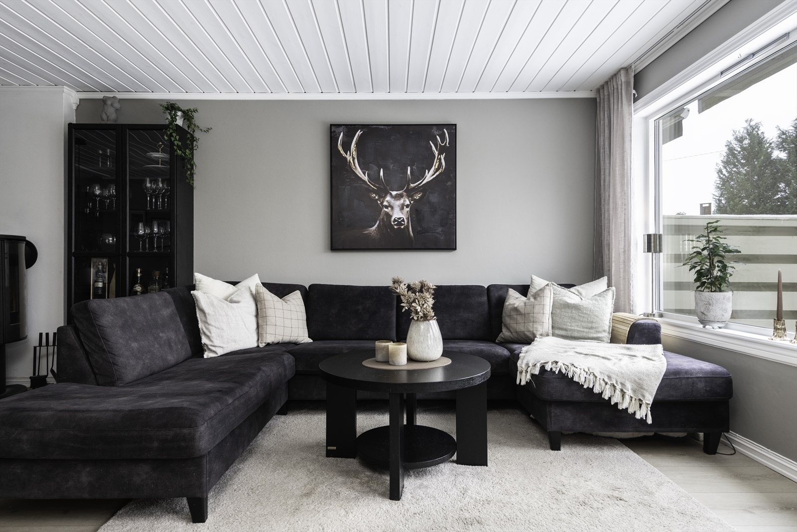 Plass til stor sofagruppe i stuen. Galleribilde