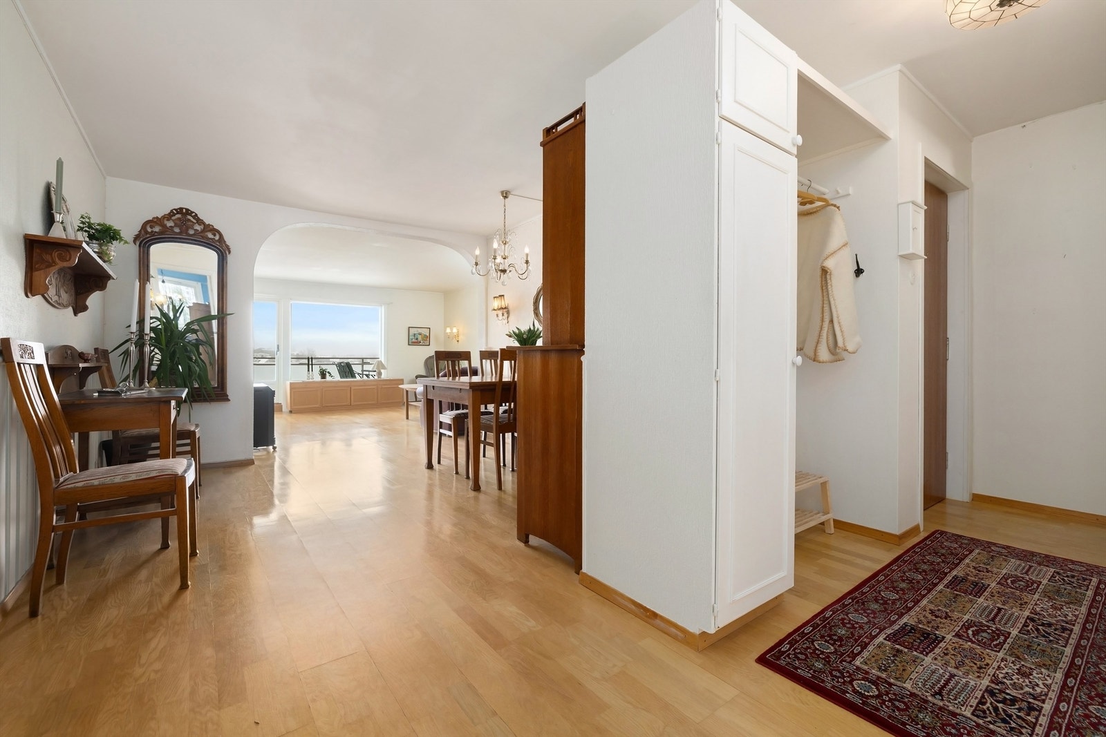 Leiligheten har i dag en tredelt stueløsning med spisestue, stue og TV-stue. Galleribilde