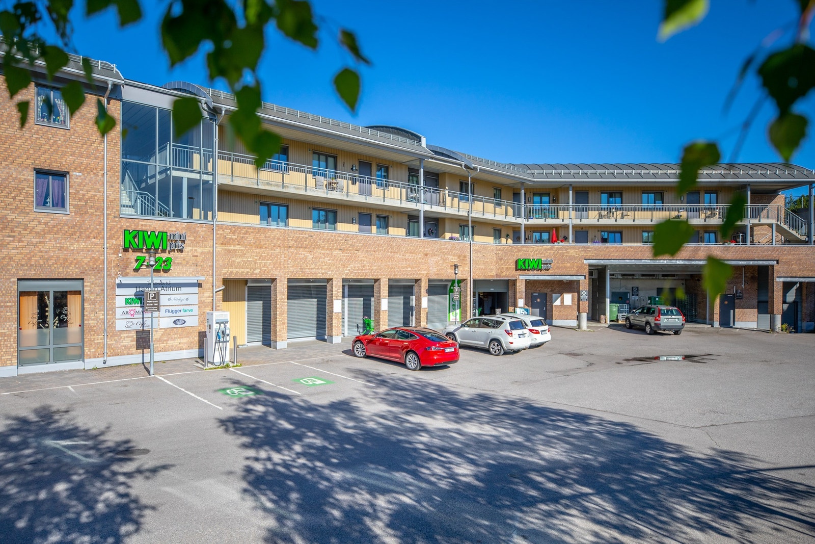 Kort vei både til Coop og Kiwi. Galleribilde