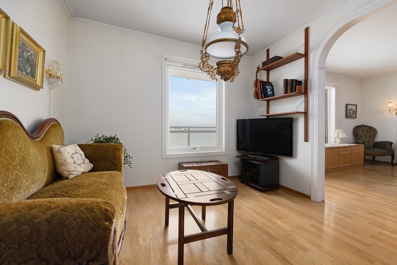 TV-stuen er opprinnelig et soverom, og kan ved enkle grep omgjøres. Galleribilde