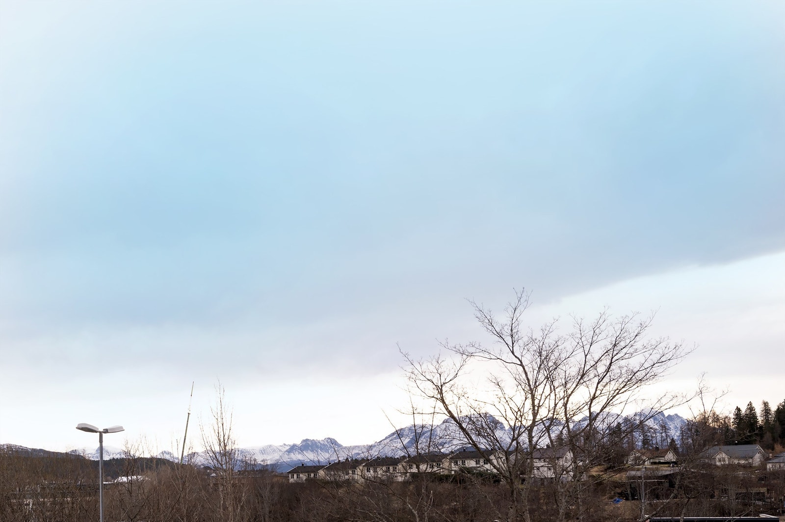 Fra eiendommen er det kort vei til flotte turstier på Byfjellet Aksla. Galleribilde