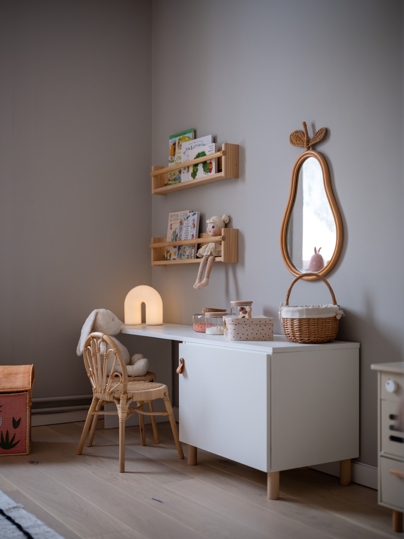 Barnerom, detalj. Galleribilde