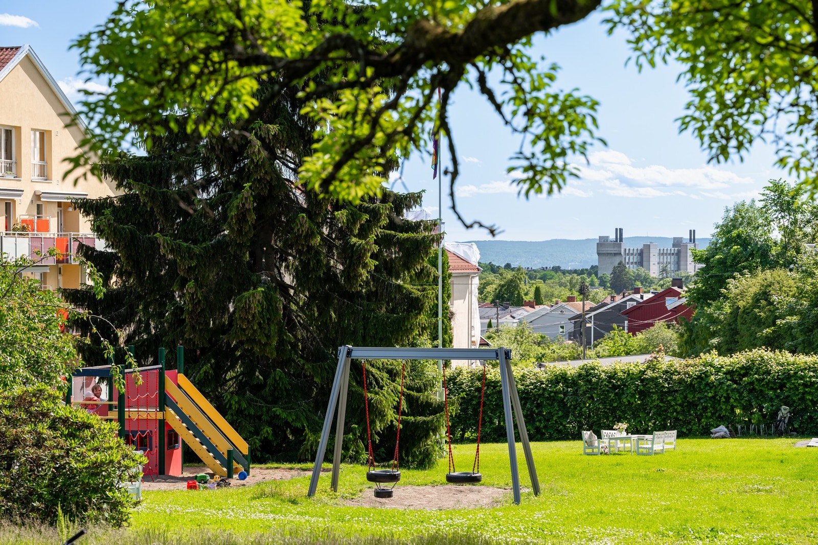 Lekeplass på boligaksjeselskapets tomt. Galleribilde