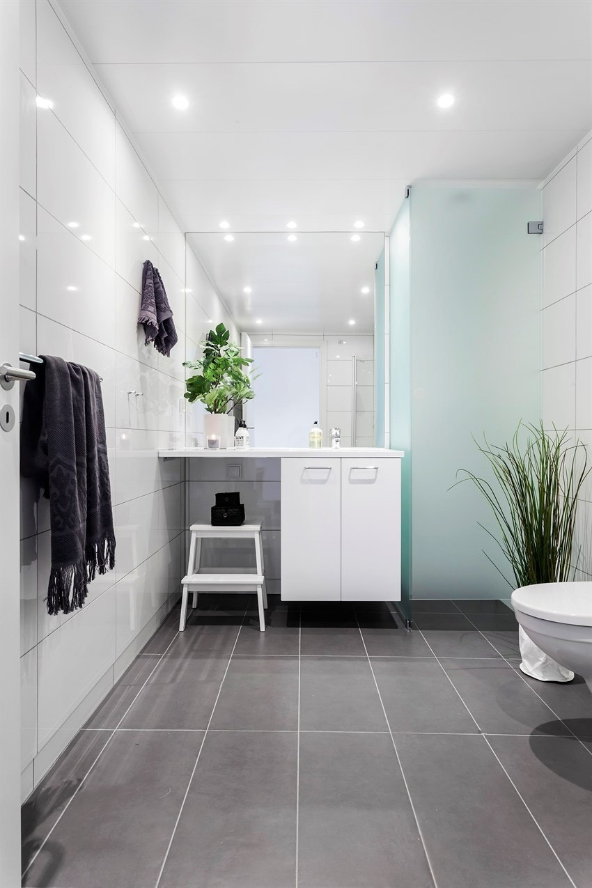 Tørkeskap på bad Galleribilde