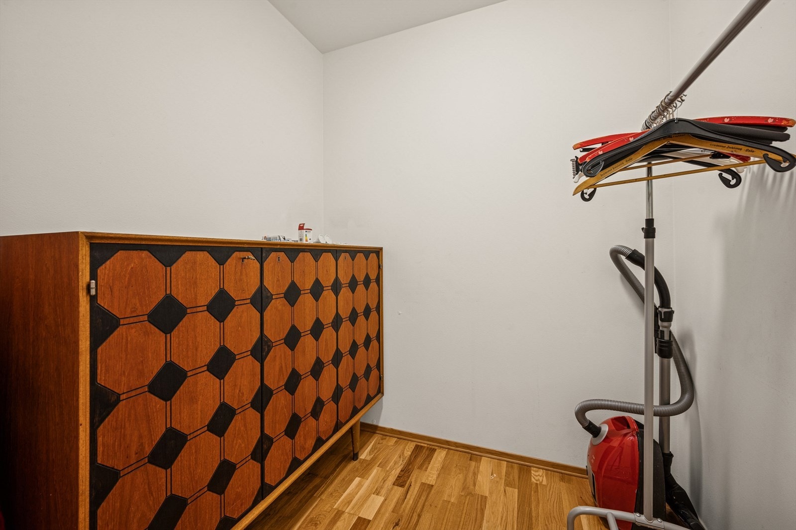 Praktisk innvendig bod i leiligheten. Galleribilde