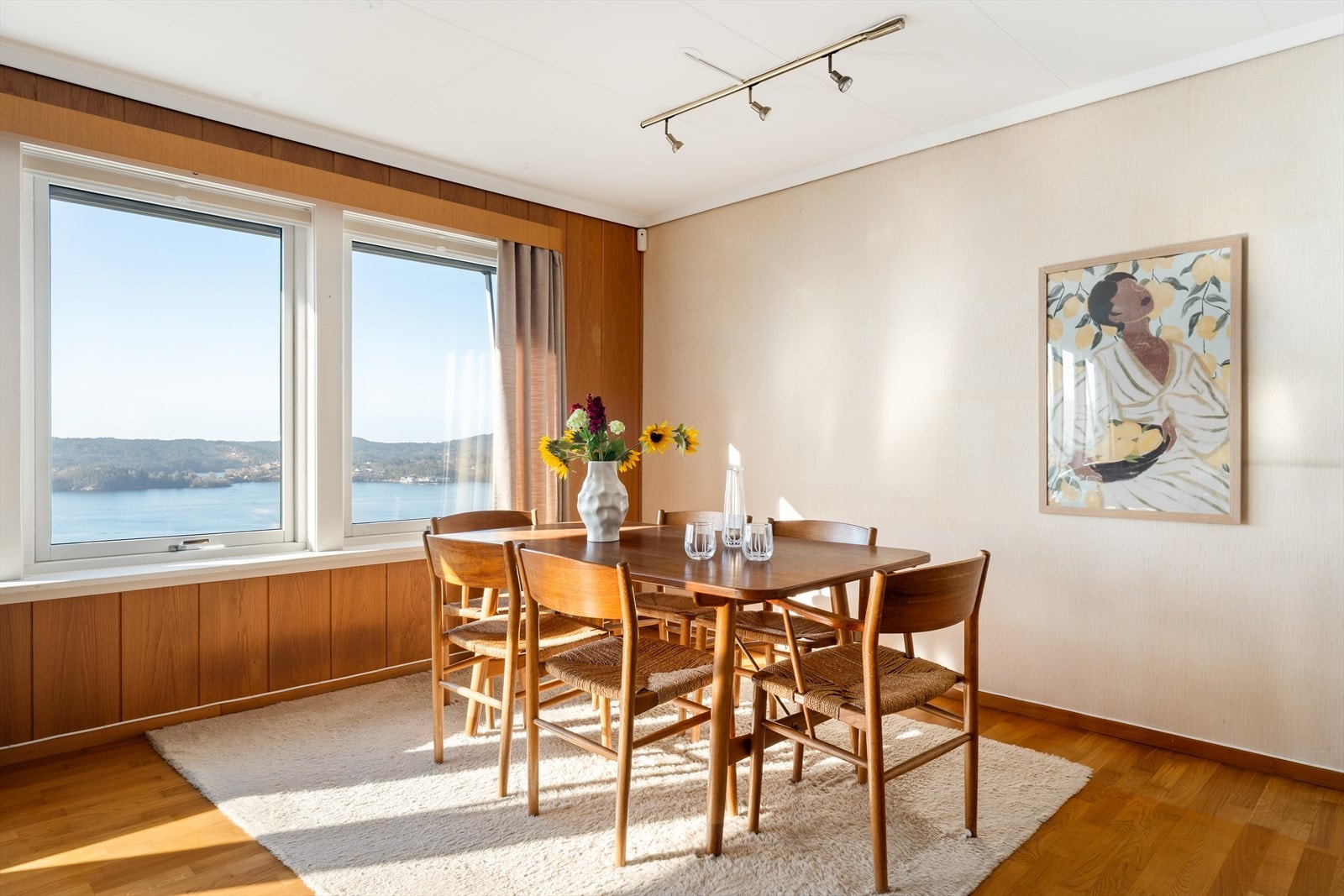 Spisestue. Galleribilde