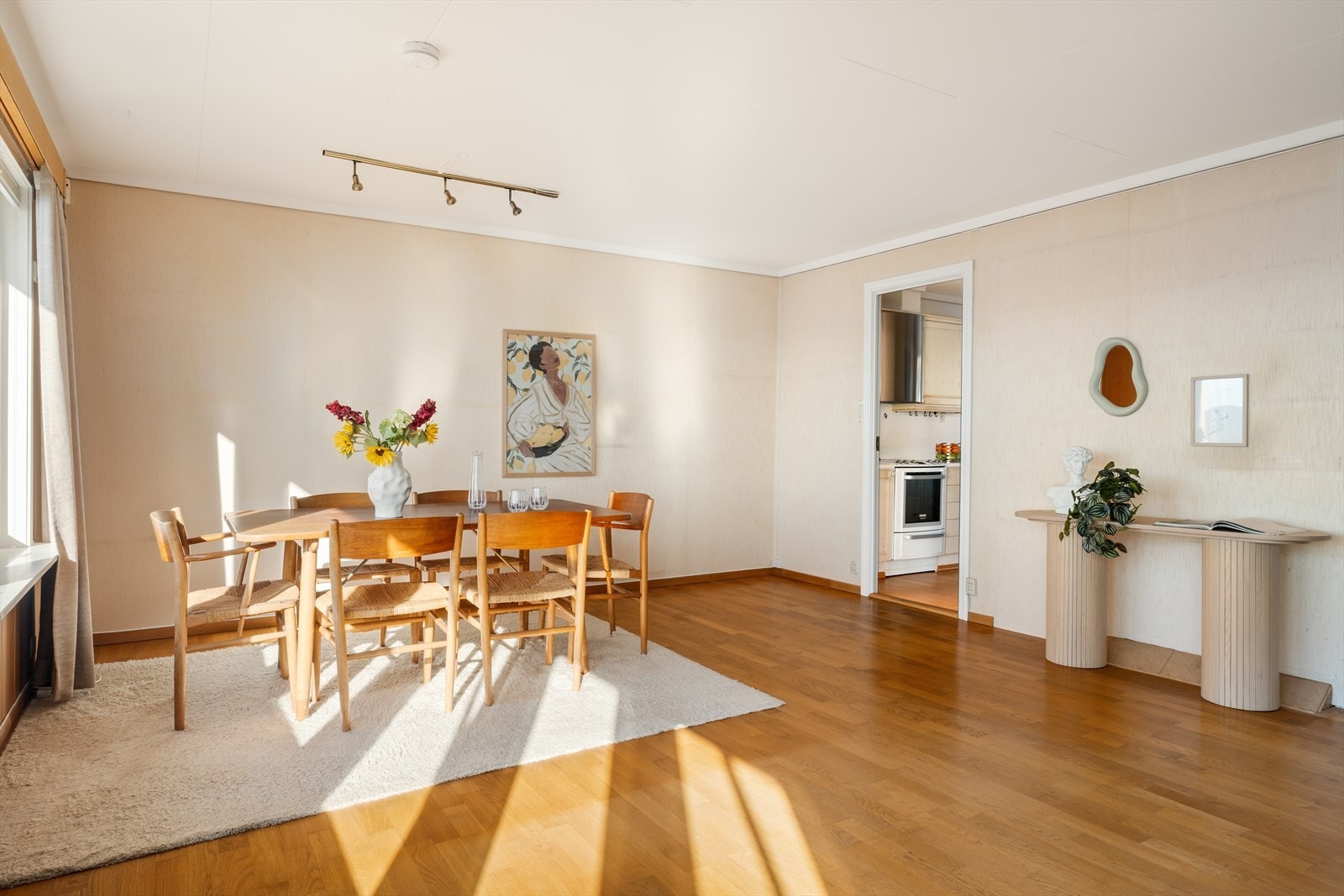 Stuen er romslig og utgjør hele 43,3 m². Galleribilde