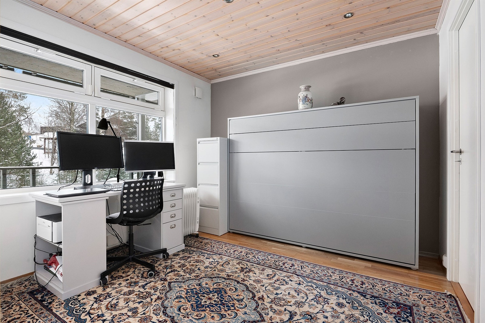 Soverom II - benyttet som kontor/gjesterom Galleribilde