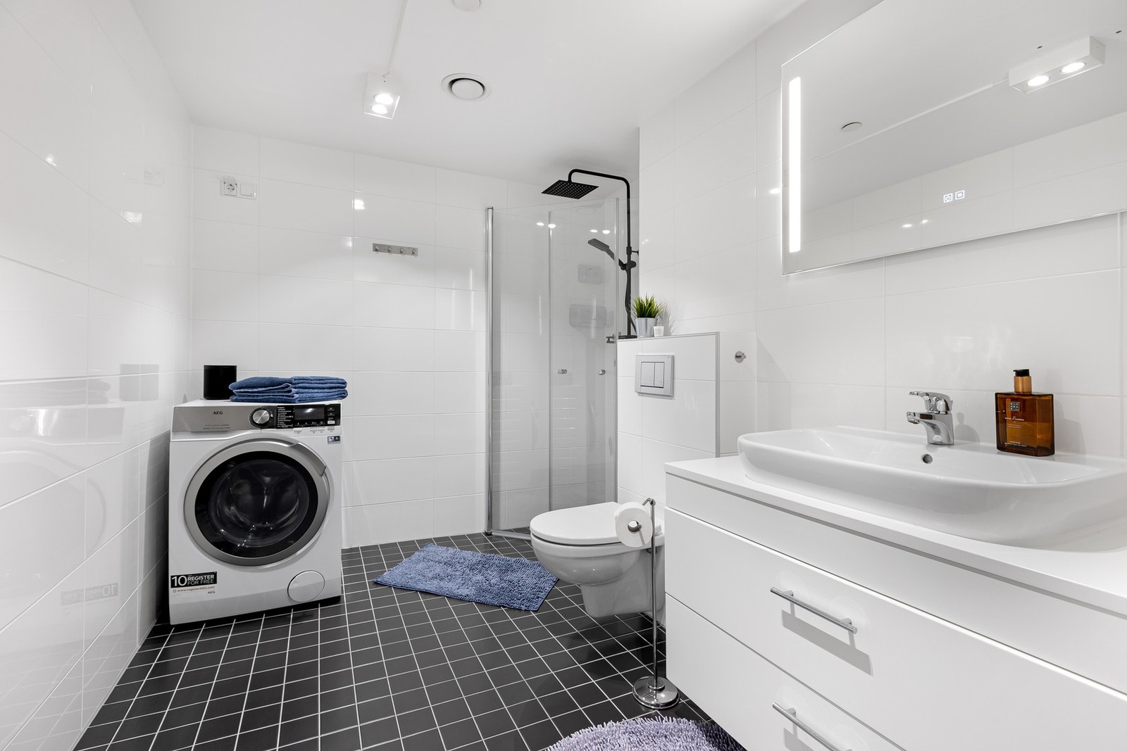 Opplegg for vaskemaskin er etablert. Denne medfølger ikke i handelen. Galleribilde