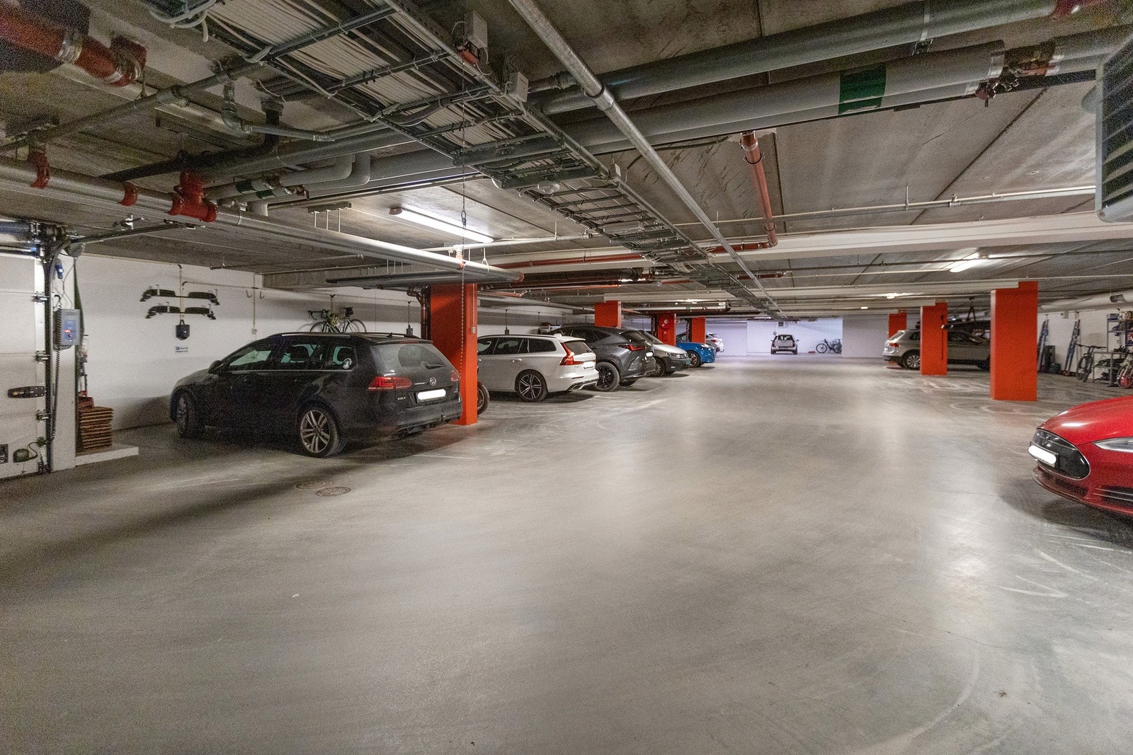 Med leiligheten følger også sportsbod og garasjeplass. Galleribilde