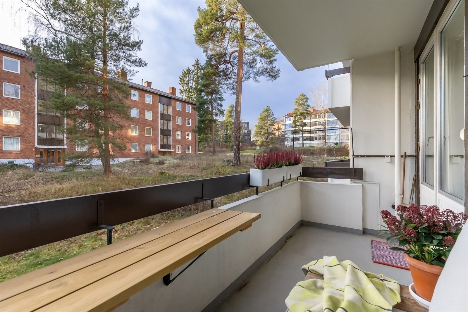 Fra stuen er det utgang til en nydelig balkong Galleribilde