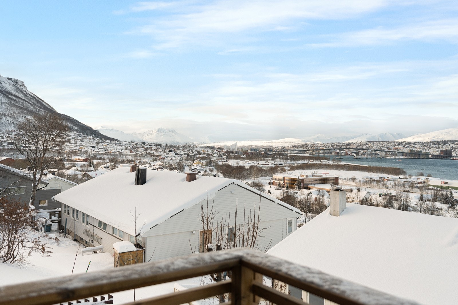 Barnevennlig boligområde med lite trafikk og kort vei til både skole, barnehage, lekeplasser, mv.