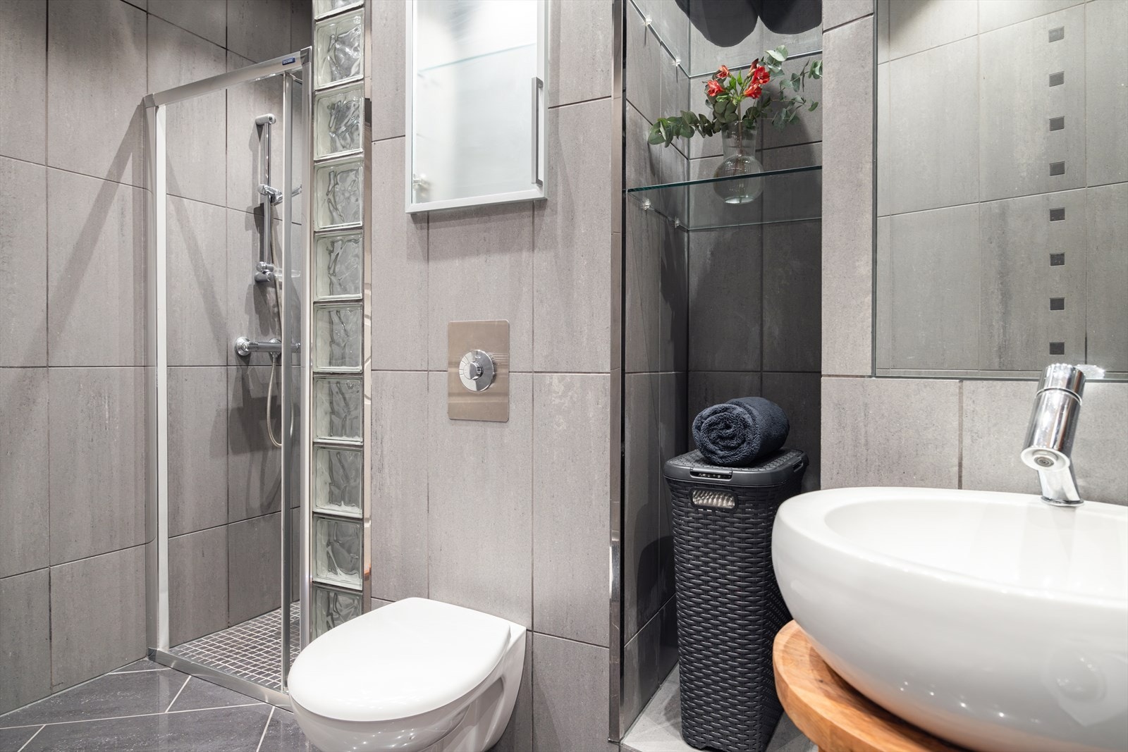 Downlights i himling og varme i gulv. Galleribilde