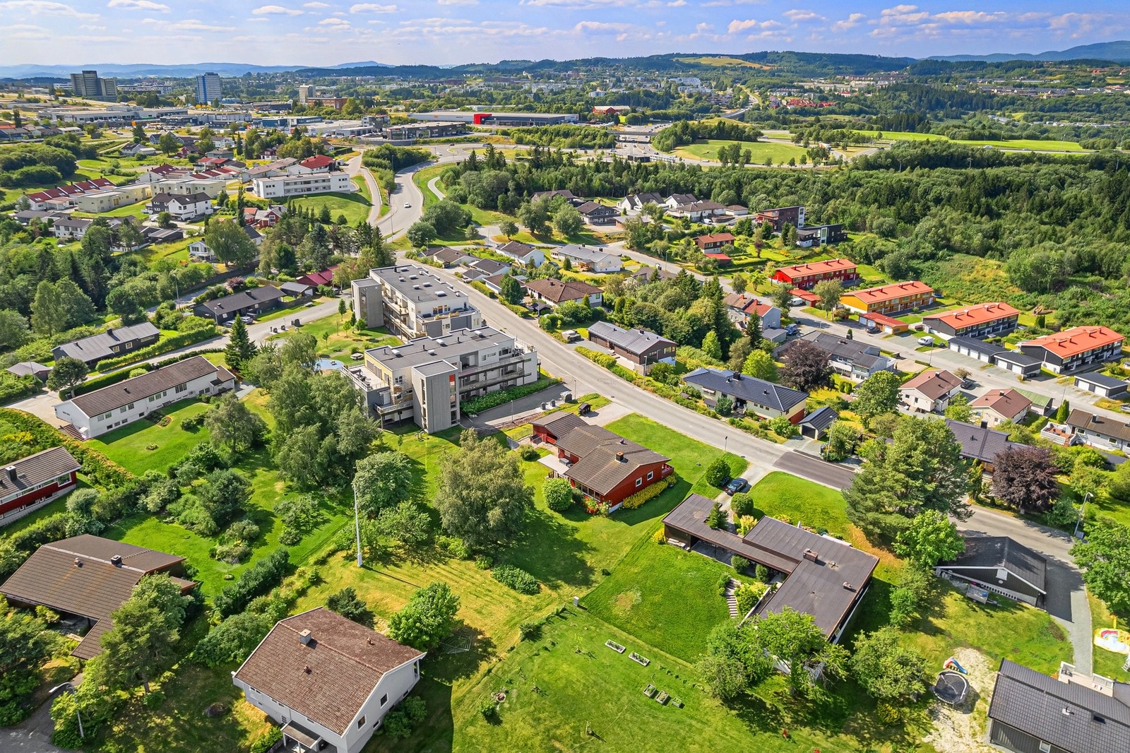 Sjetnemarka ligger fint til sør i Trondheim ca. 15 minutter unna Trondheim sentrum. Galleribilde