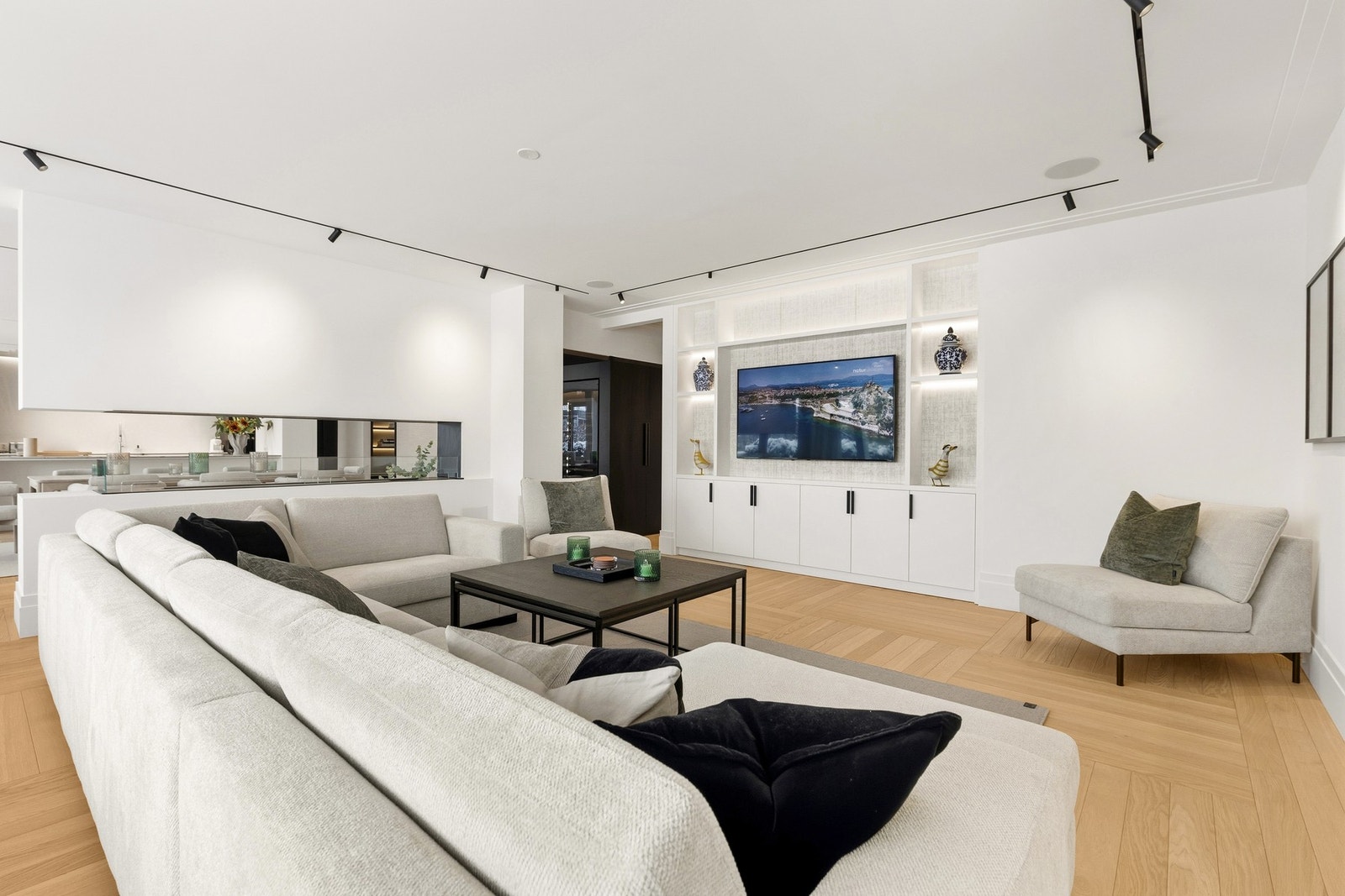 Leiligheten har innebygde høyttalere fra Revel by Harman. Galleribilde