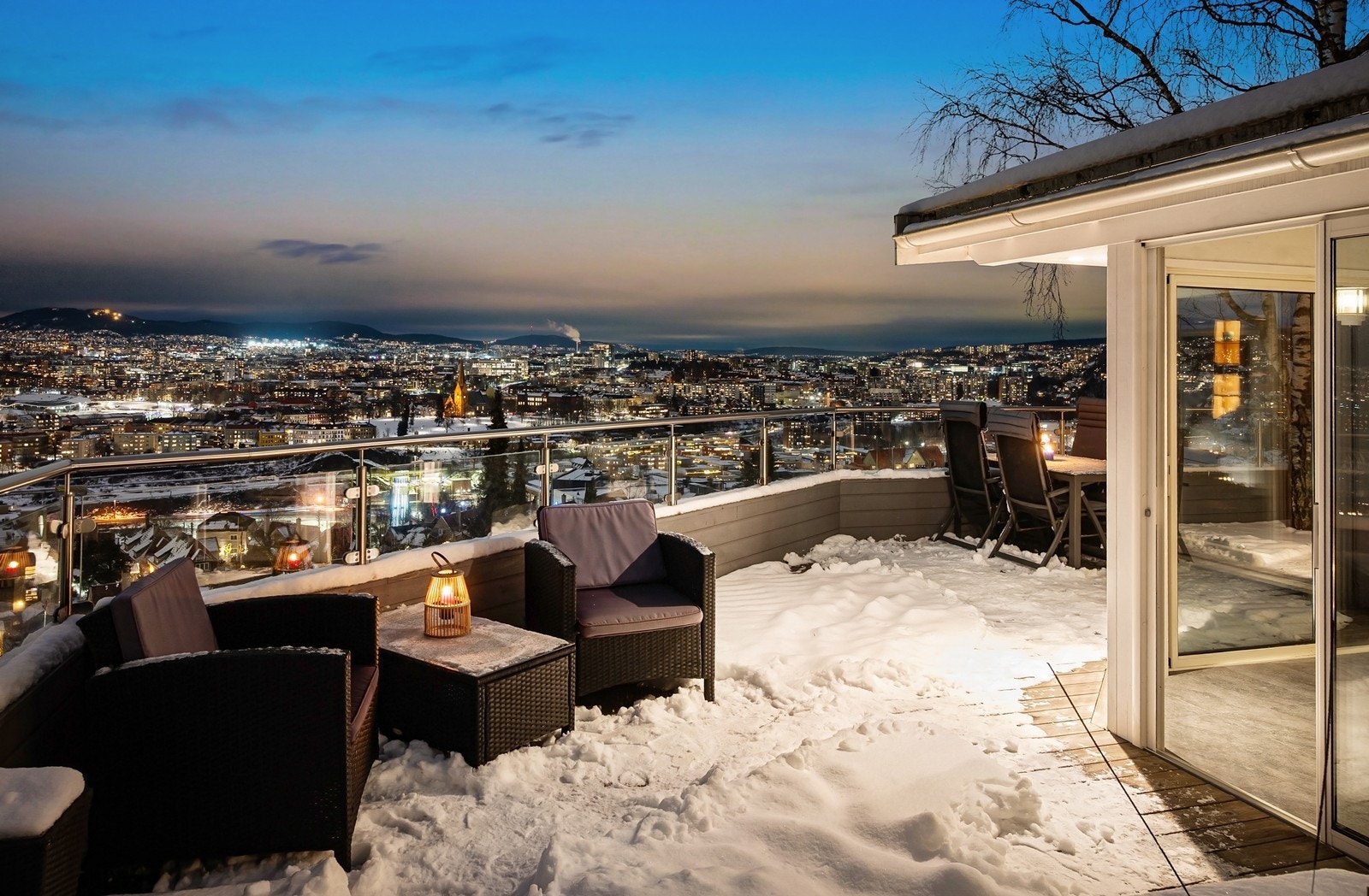 Velkommen til Brannfjellveien 12B! Boligen presenteres av Hanne Eika Klempe og Kristoffer Johannessen ved Nordvik Nordstrand. Foto: Studio Oslo Galleribilde