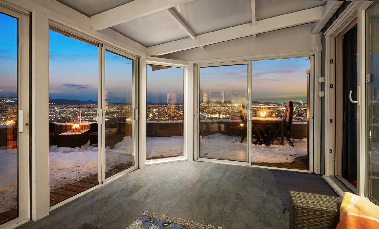 Hagestue skjermet med fantastisk utsikt Galleribilde