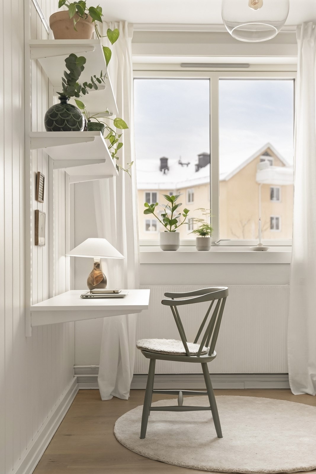 Fleksible hylleløsninger gir mulighet for personlig tilpasning og smart oppbevaring. Galleribilde