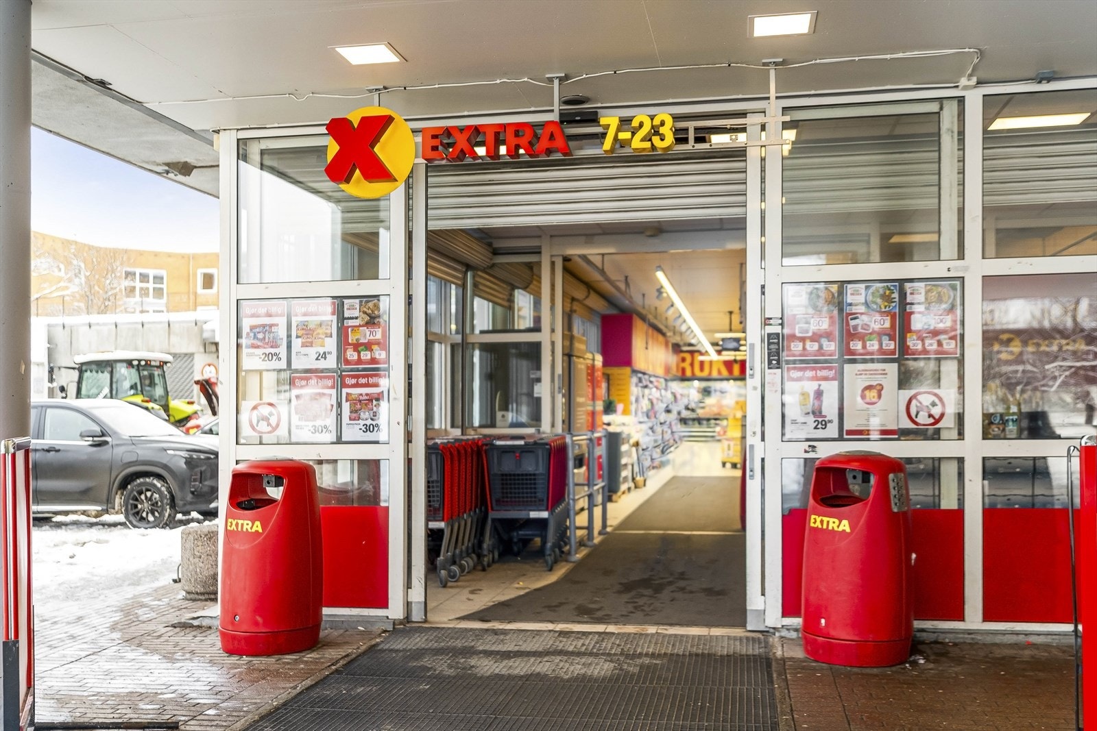 Nærmeste dagligvarebutikk ligger i umiddelbar nærhet for en enkel hverdagshandel. Galleribilde