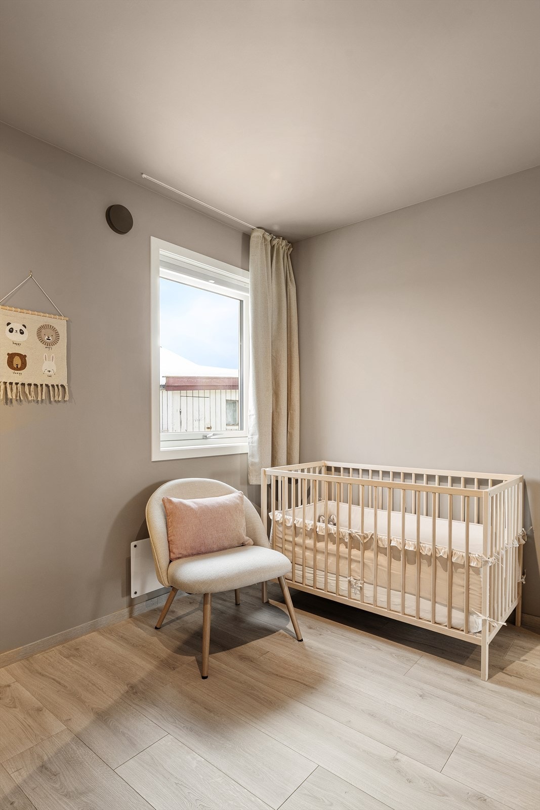 Et innbydende rom som enkelt kan tilpasses ulike behov. Galleribilde