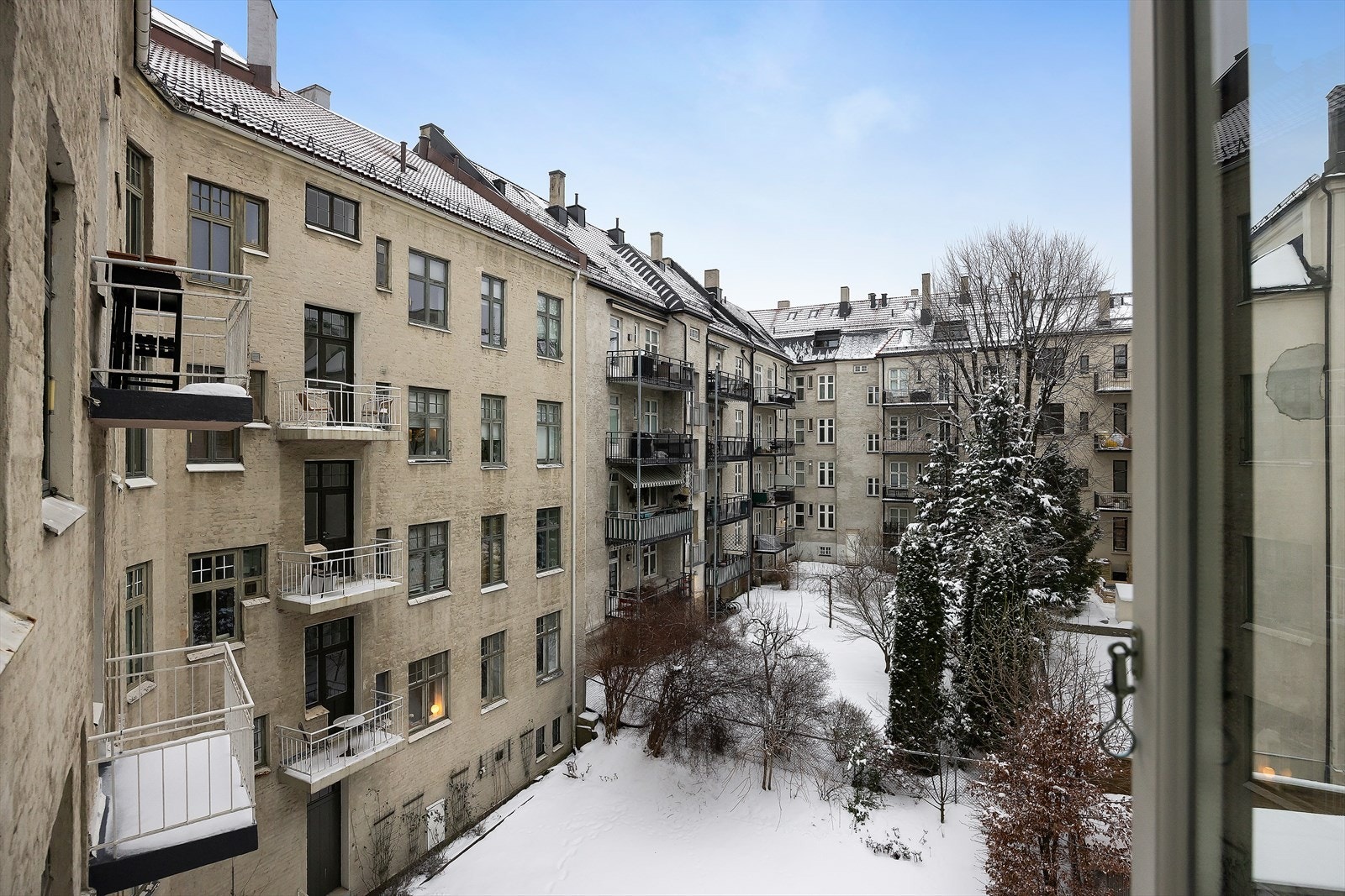 Alle soverom vender mot rolig bakgård. Galleribilde