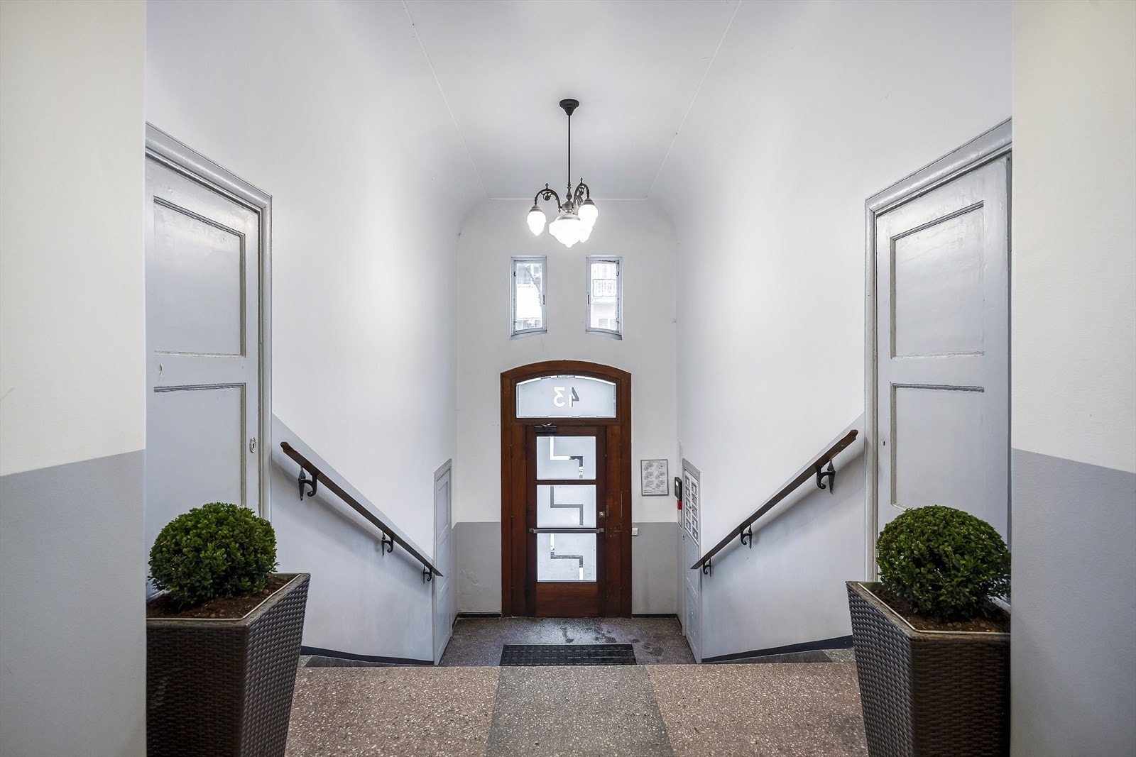 Velholdt og pen entré. Galleribilde