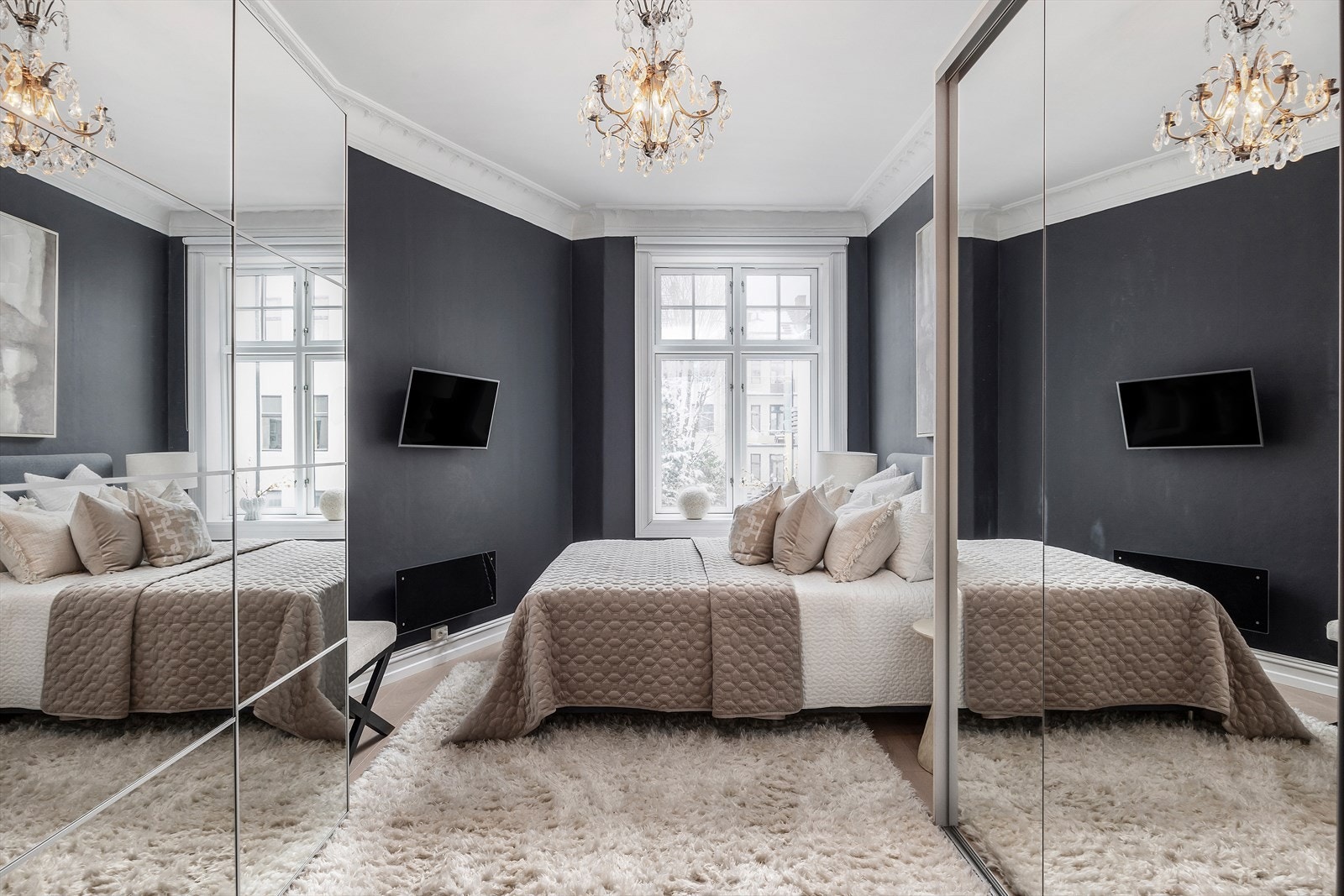 Boligen har tre gode soverom, alle vendt om bakgård. Galleribilde