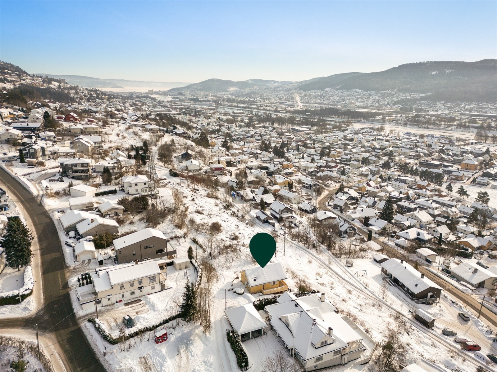 Eiendommen har en høy og fri beliggenhet i et attraktivt samt rolig boligområde på Åssiden.
Foto: Stine Prøitz Jørgensen Galleribilde