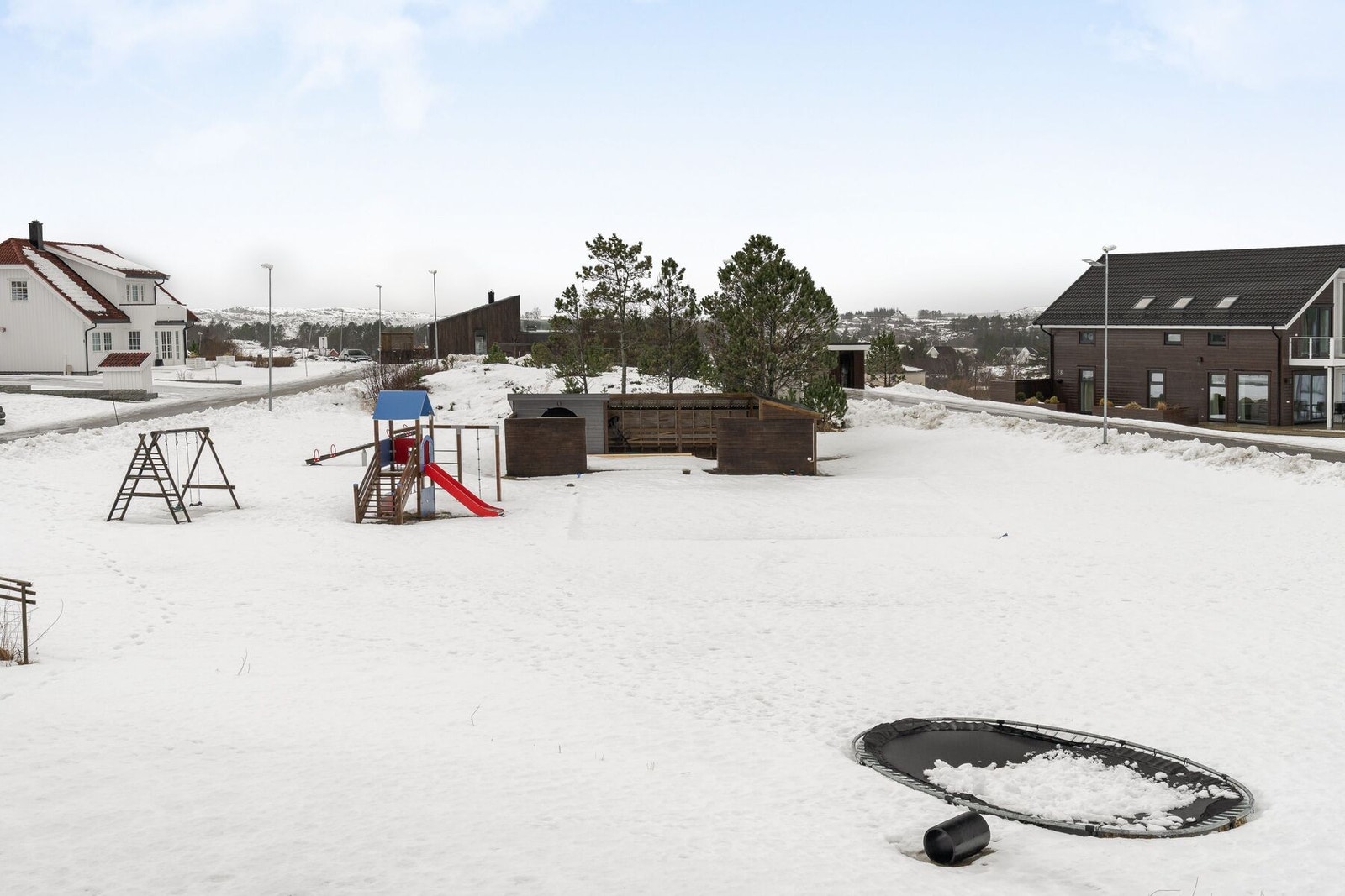 Lekeplass i nabolaget Galleribilde