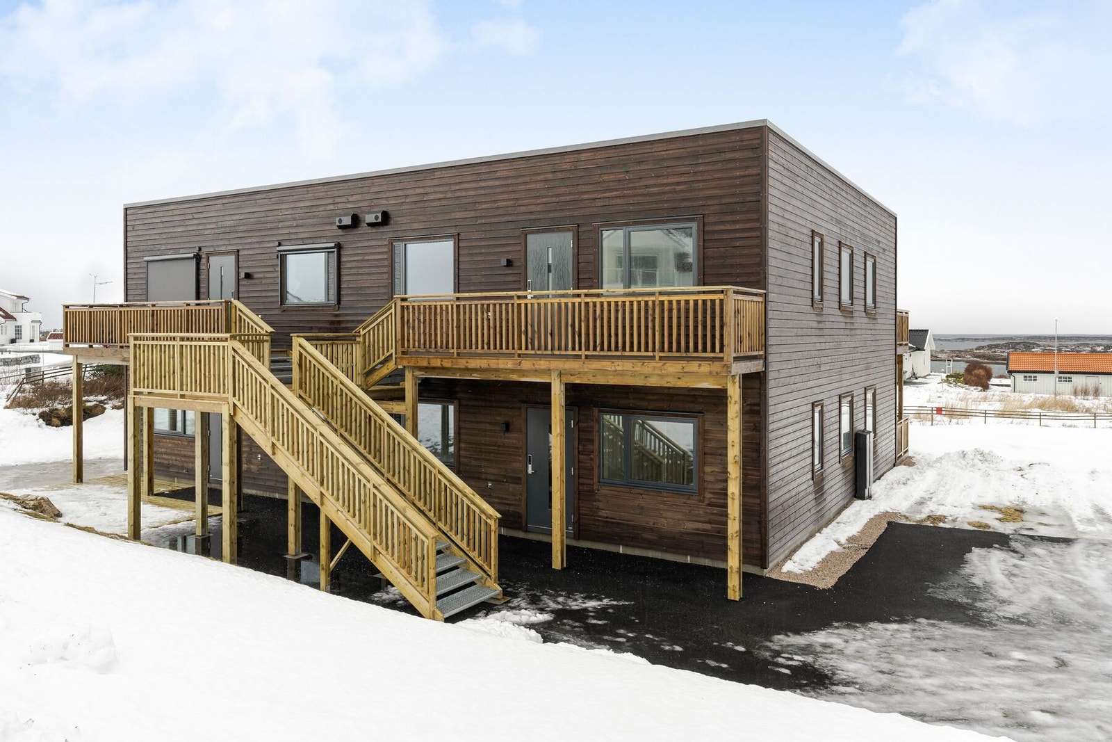 Leiligheten ligger i et bygg med til sammen 4 leiligheter Galleribilde