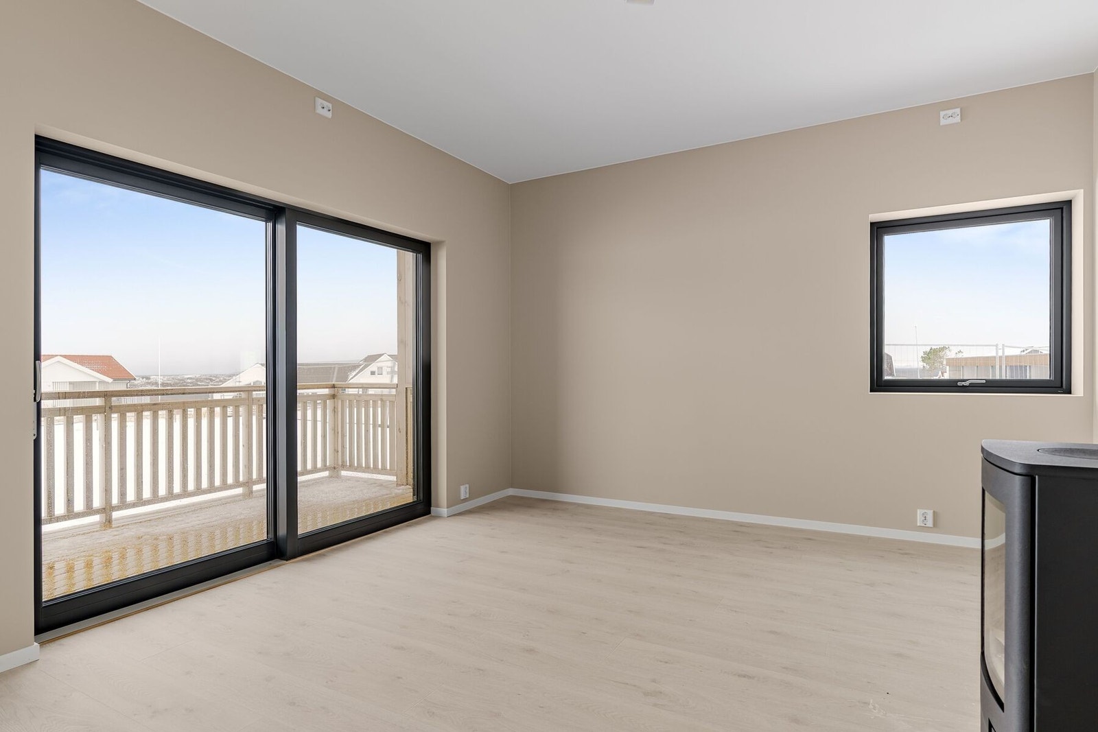 Leiligheten har en gjennomgående pen standard med praktiske løsninger Galleribilde