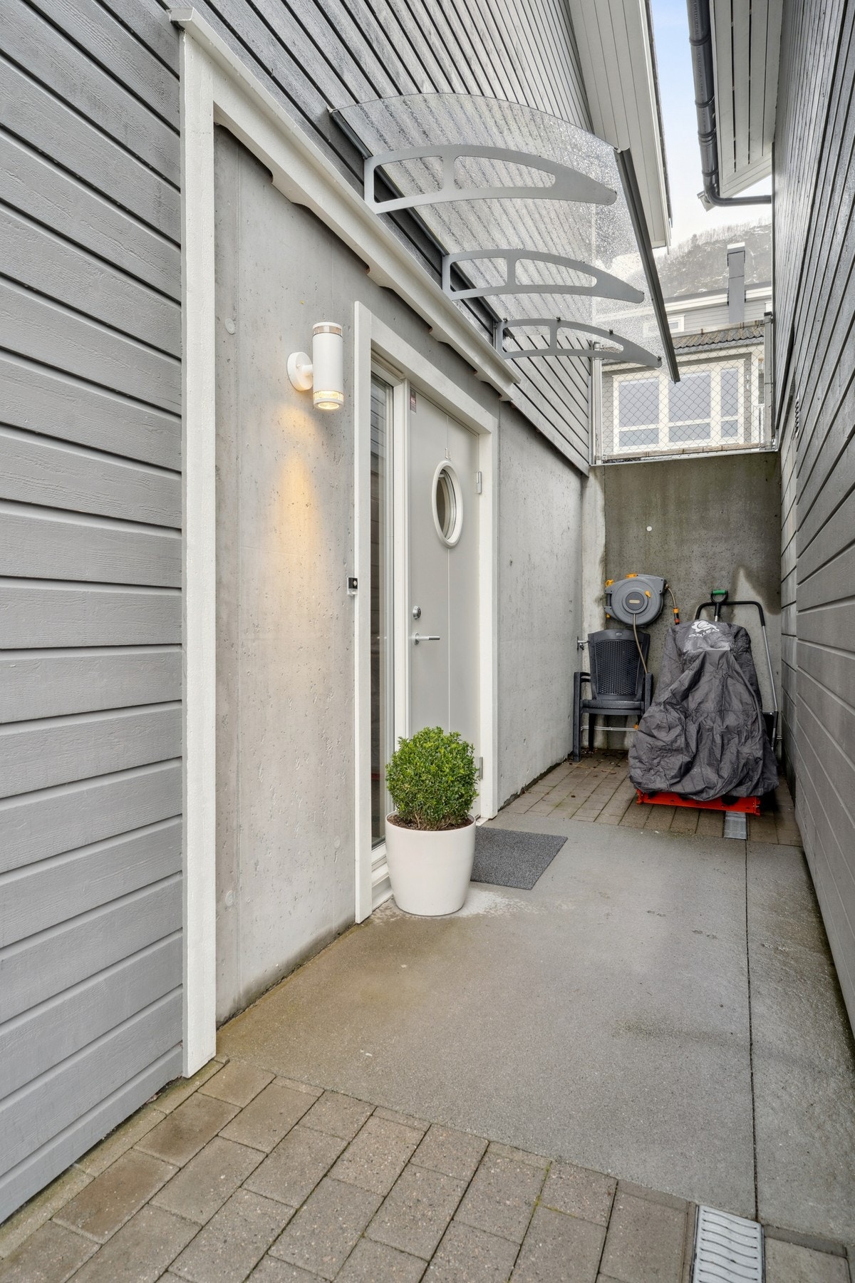 - Vi tar turen inn i boligen - Galleribilde