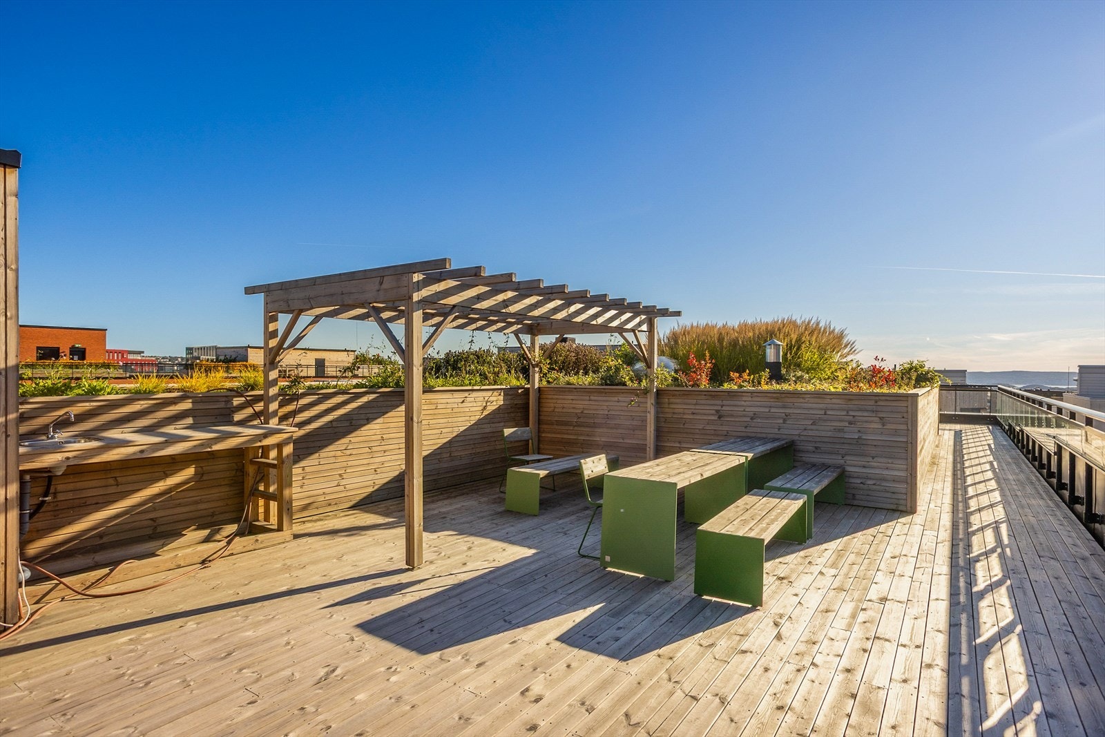 Felles takterrasse med flotte sol- og utsiktsforhold. Galleribilde