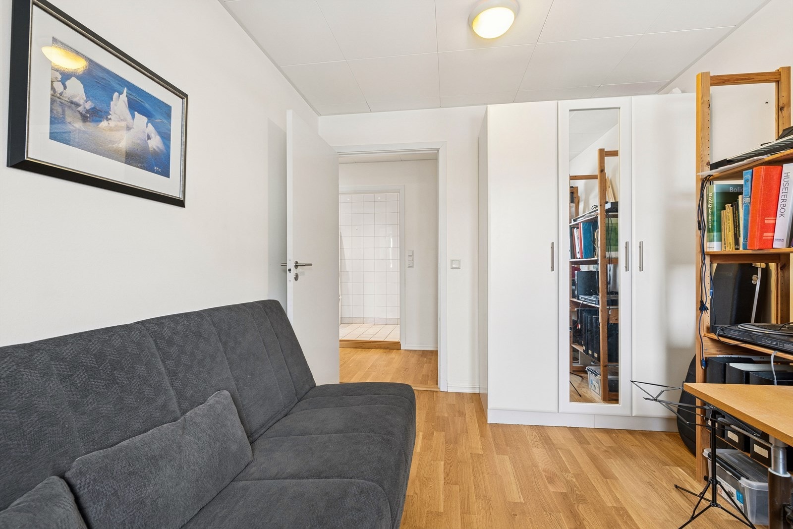 Garderobeskapene medfølger i handelen. Galleribilde