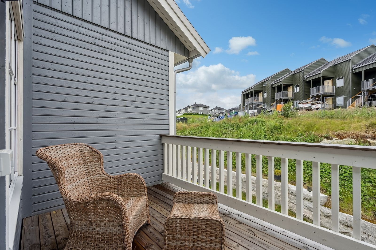 Balkong med plass til diverse utemøblement Galleribilde