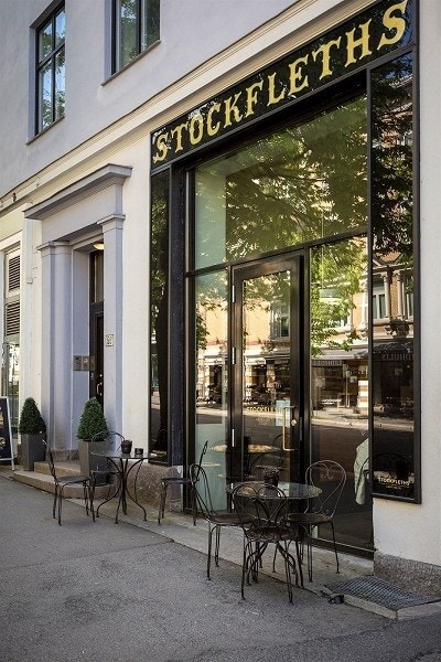 Nærområdet har mye å by på av kafeer, restauranter og gode forretninger Galleribilde