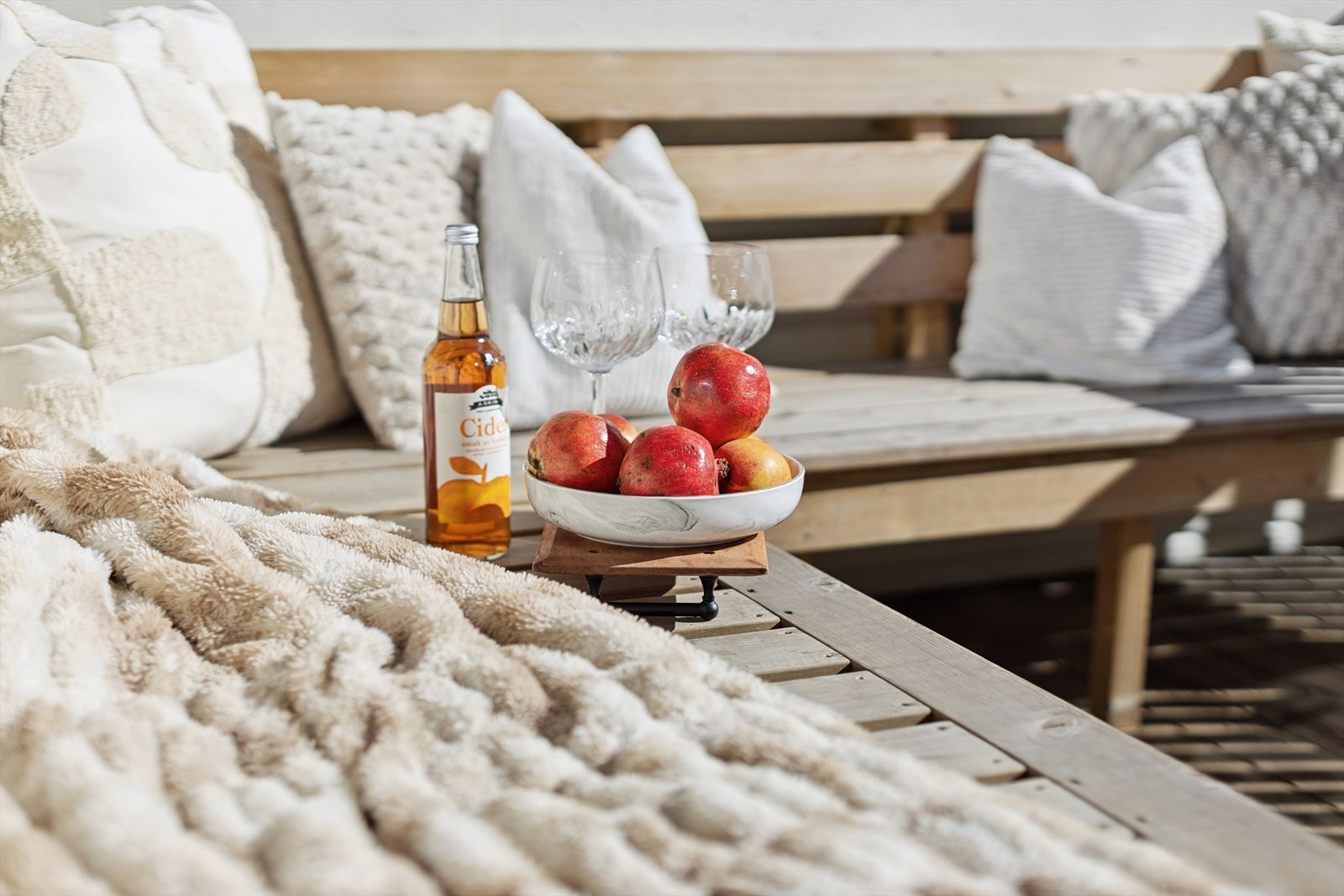 Her er det plass til både utemøblement og grill. Galleribilde