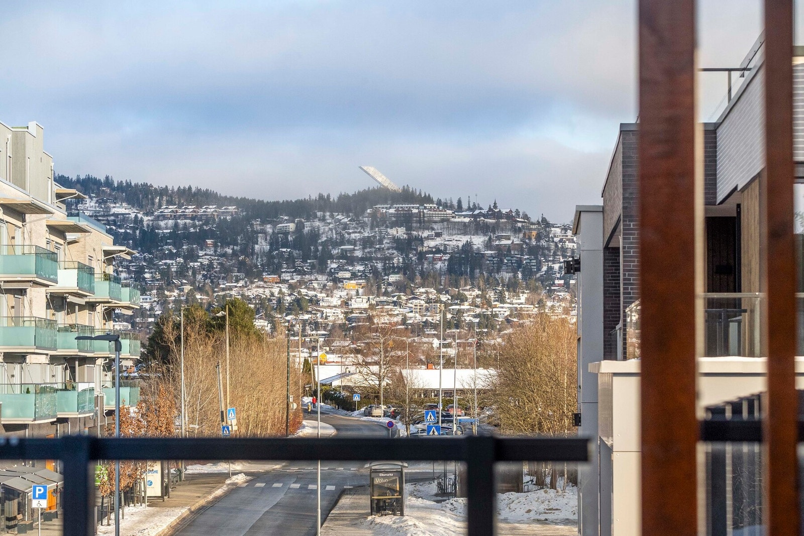 Flott utsyn mot Holmenkollen Galleribilde