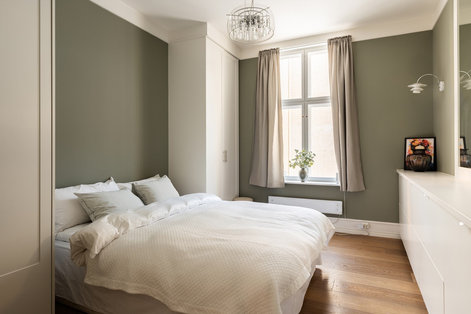 Det andre soverommet er av god størrelse, med plass til dobbeltseng. Galleribilde