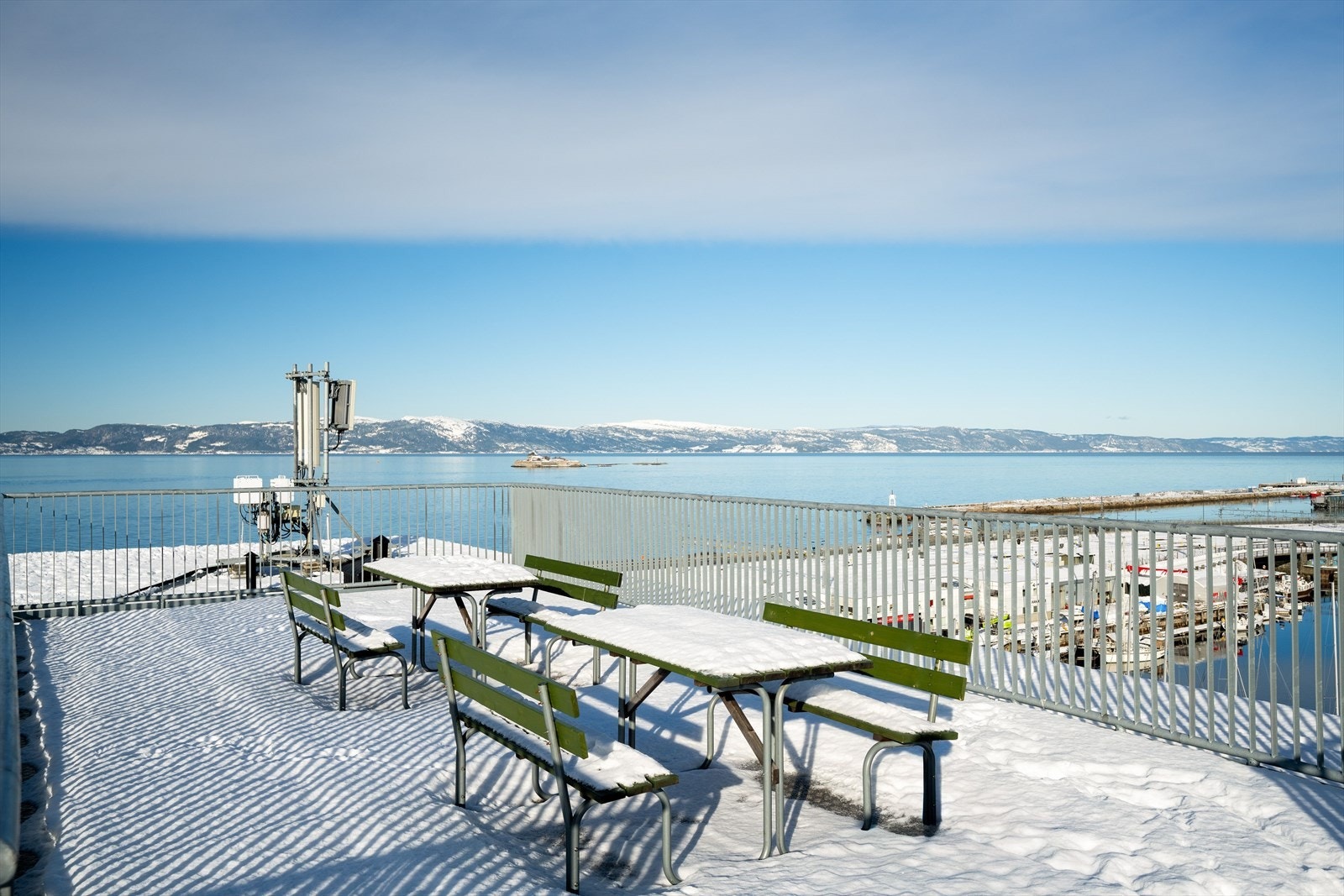 Borettslaget byr på en sjarmerende takterrasse med idyllisk sjøutsikt mot Fosenalpene og Trondheimsfjorden. Galleribilde