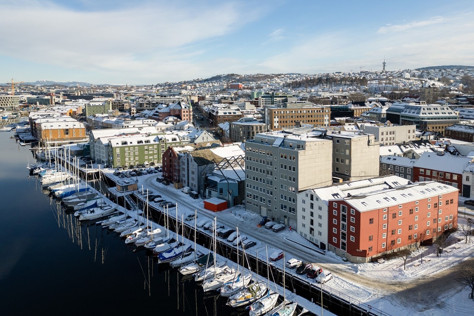 Her får man en attraktiv leilighet beliggende i et urbant og sentralt boligområde midt i Trondheim sentrum. Galleribilde