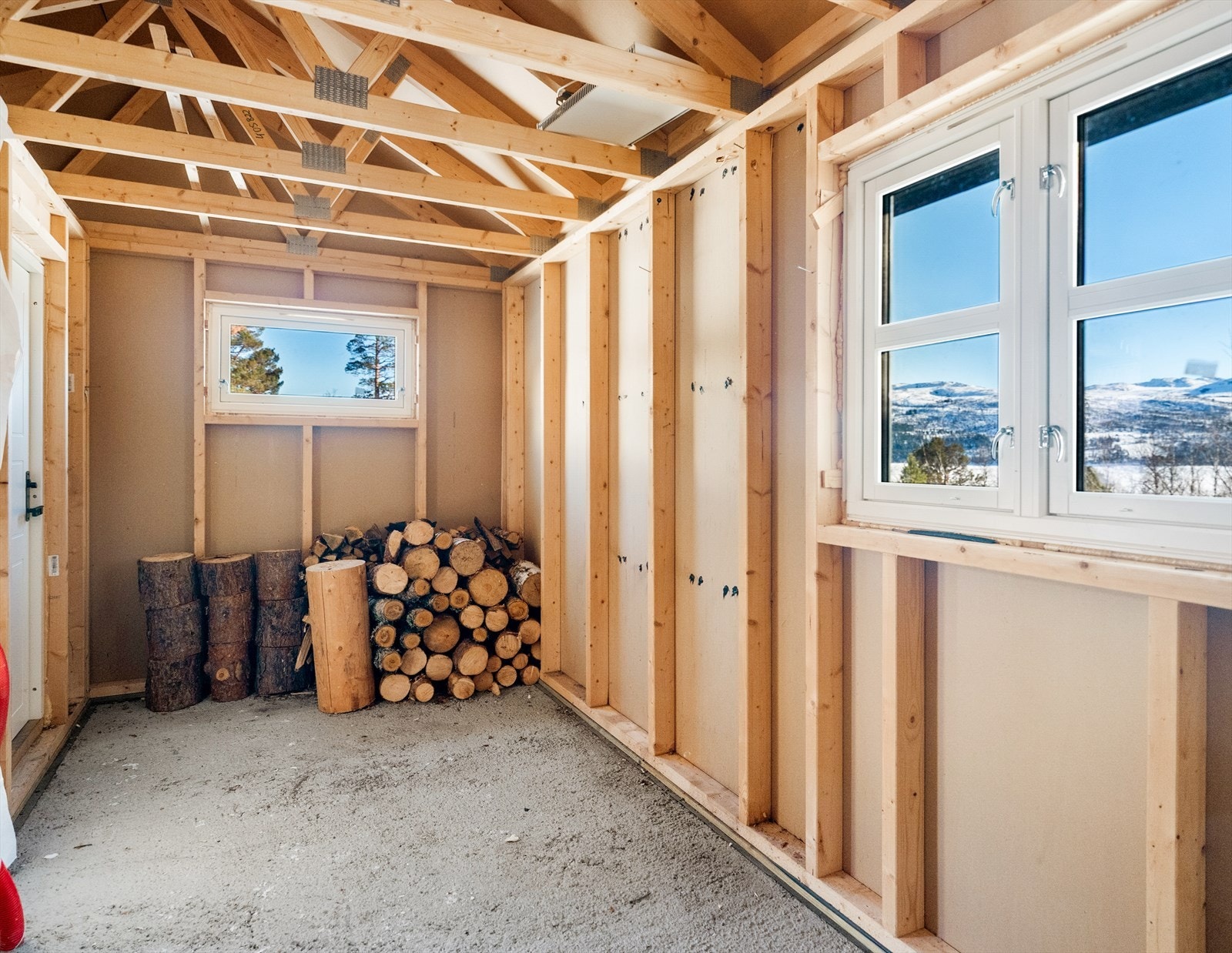 På uteområde er det et frittstående og praktisk anneks. Galleribilde