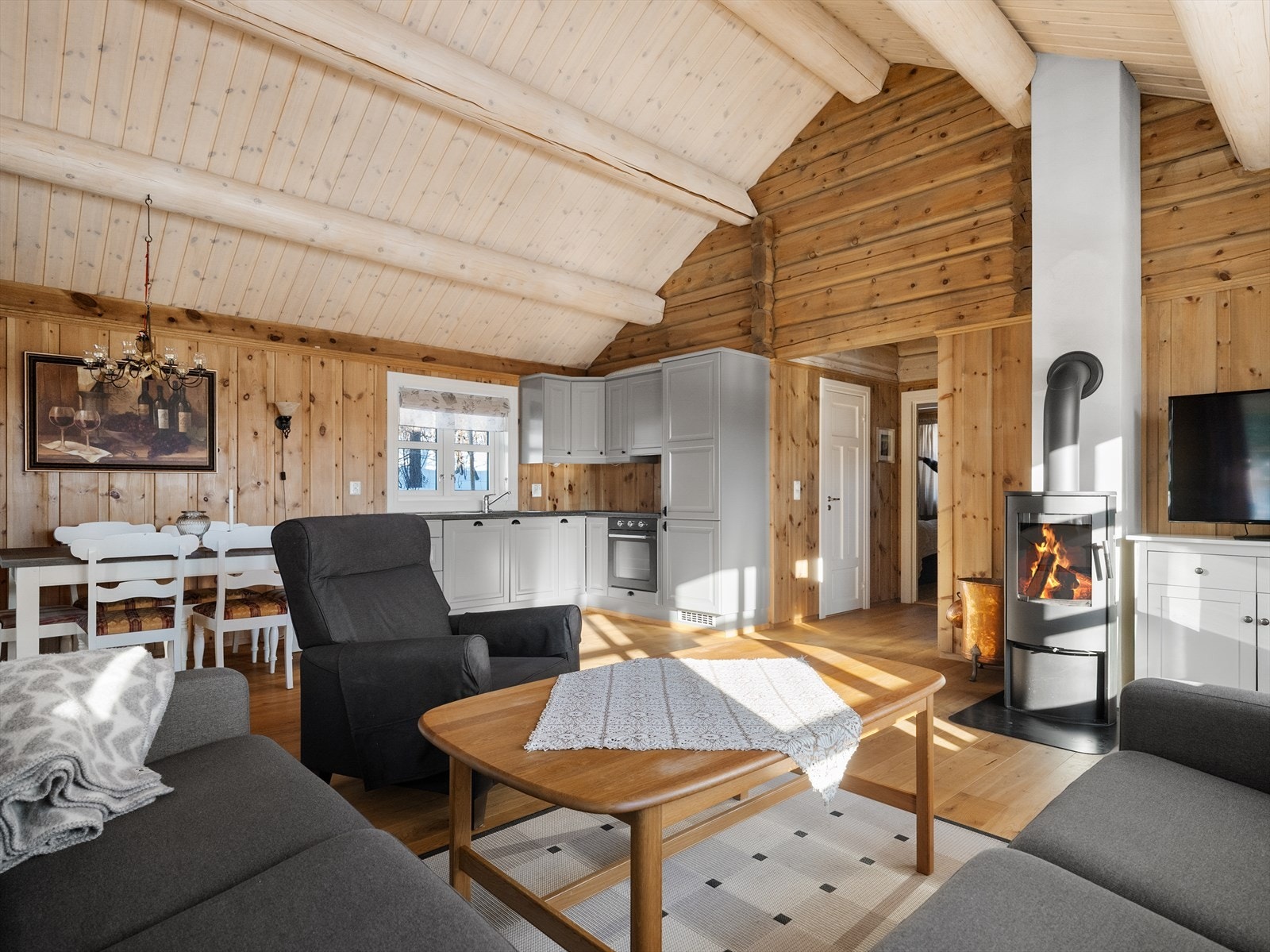 Legg merke til den gode takhøyden. Galleribilde