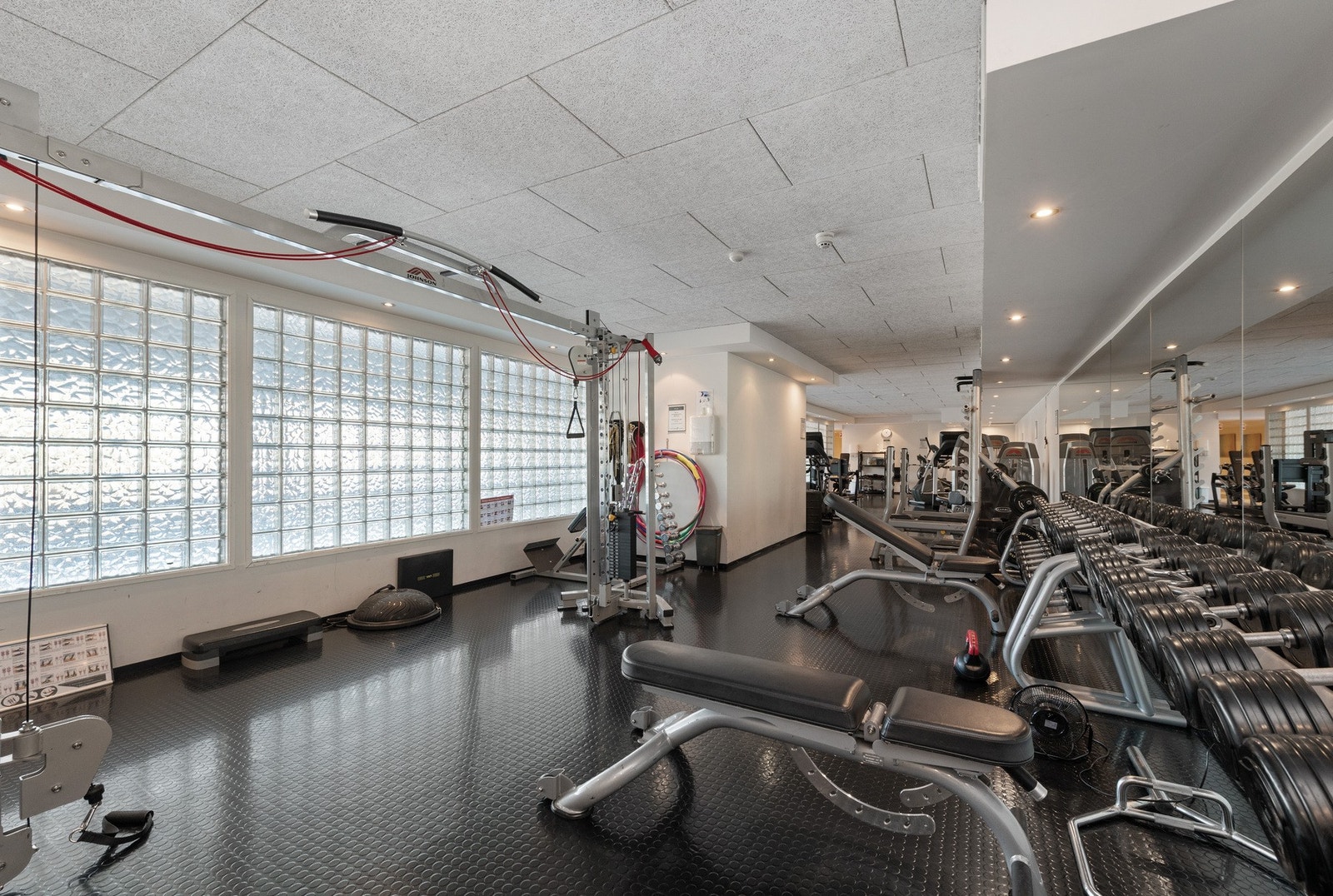 Sameiet har et flott treningsrom som står fritt til bruk Galleribilde