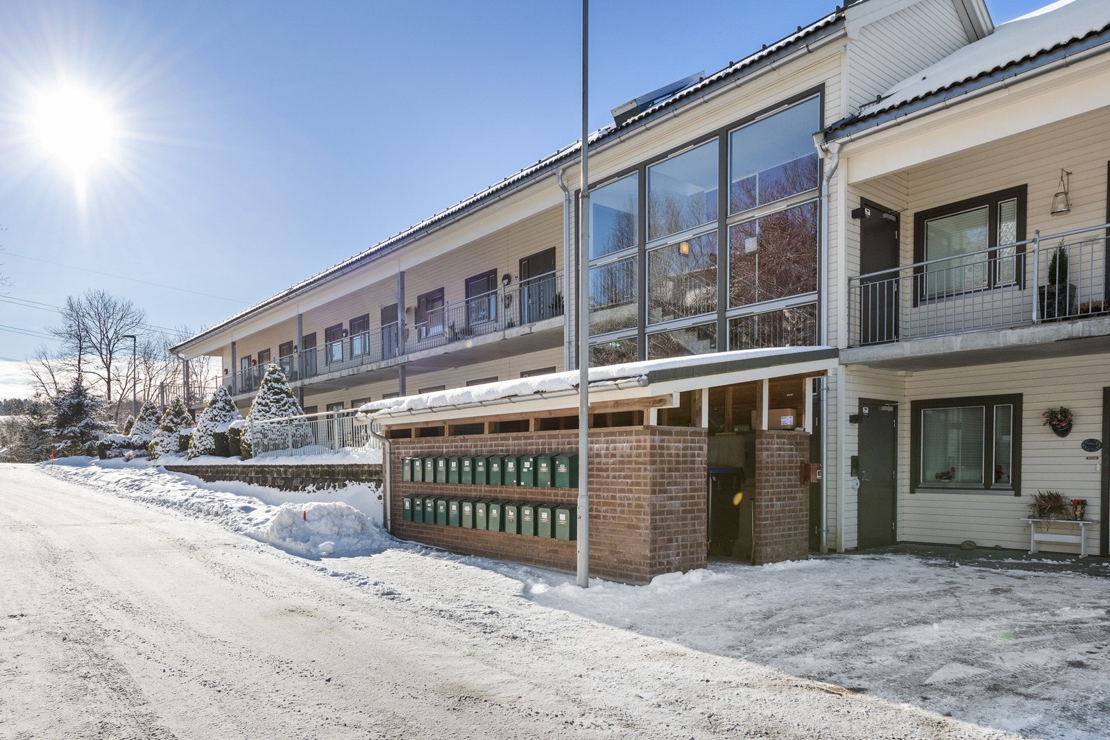 Her ser du inngangen til blokka Galleribilde