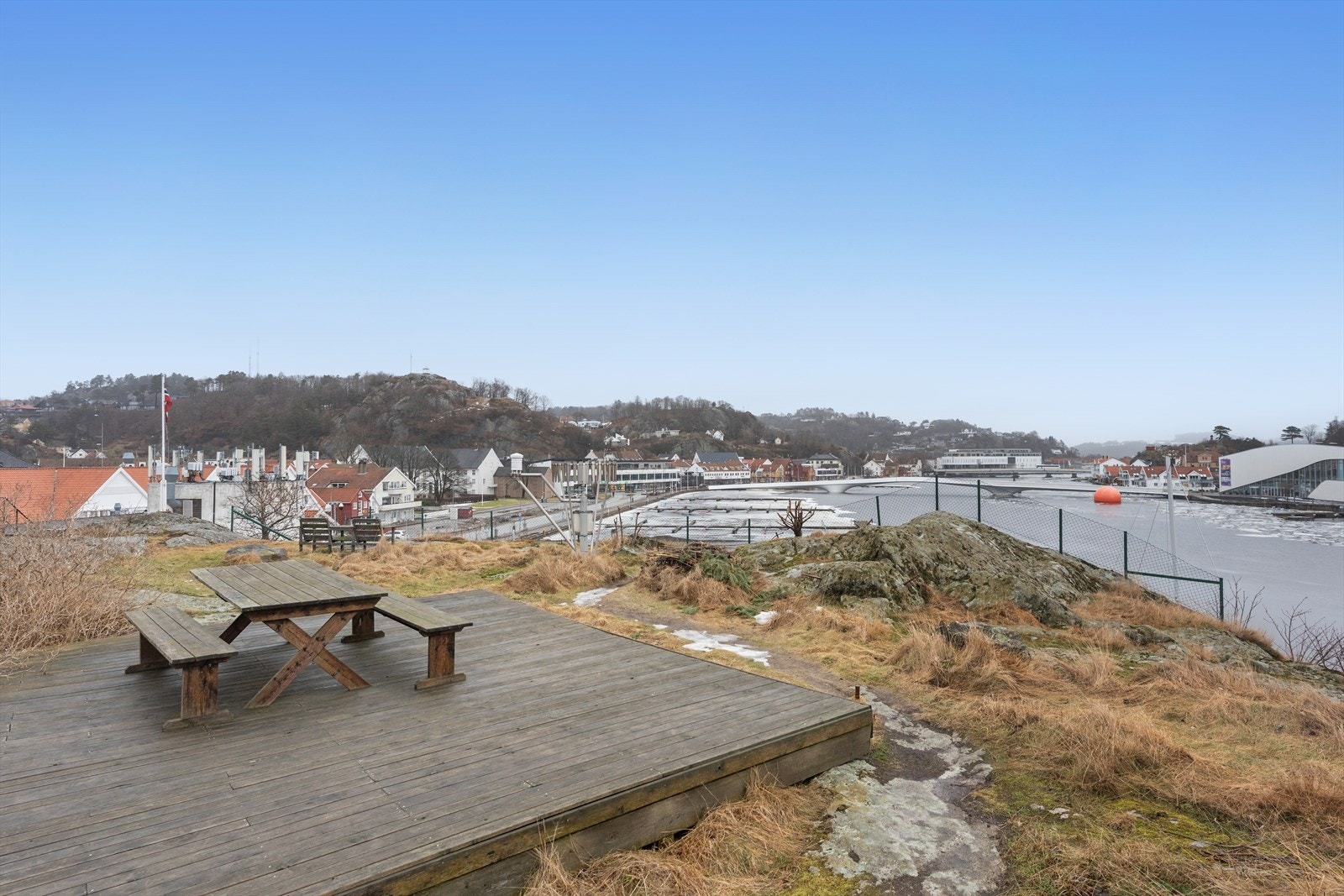 Nydelig beliggenhet med kort avstand til alt av byens fasiliteter Galleribilde