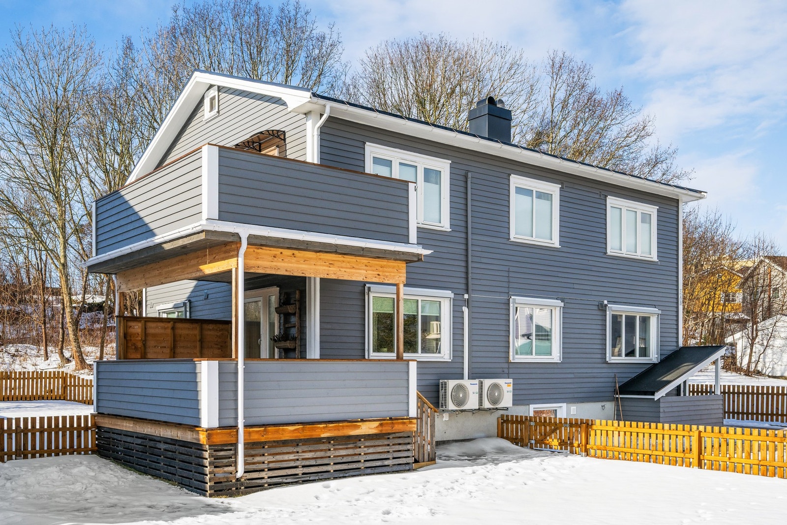 Her ser vi fasaden en vinterdag i 2026 Galleribilde