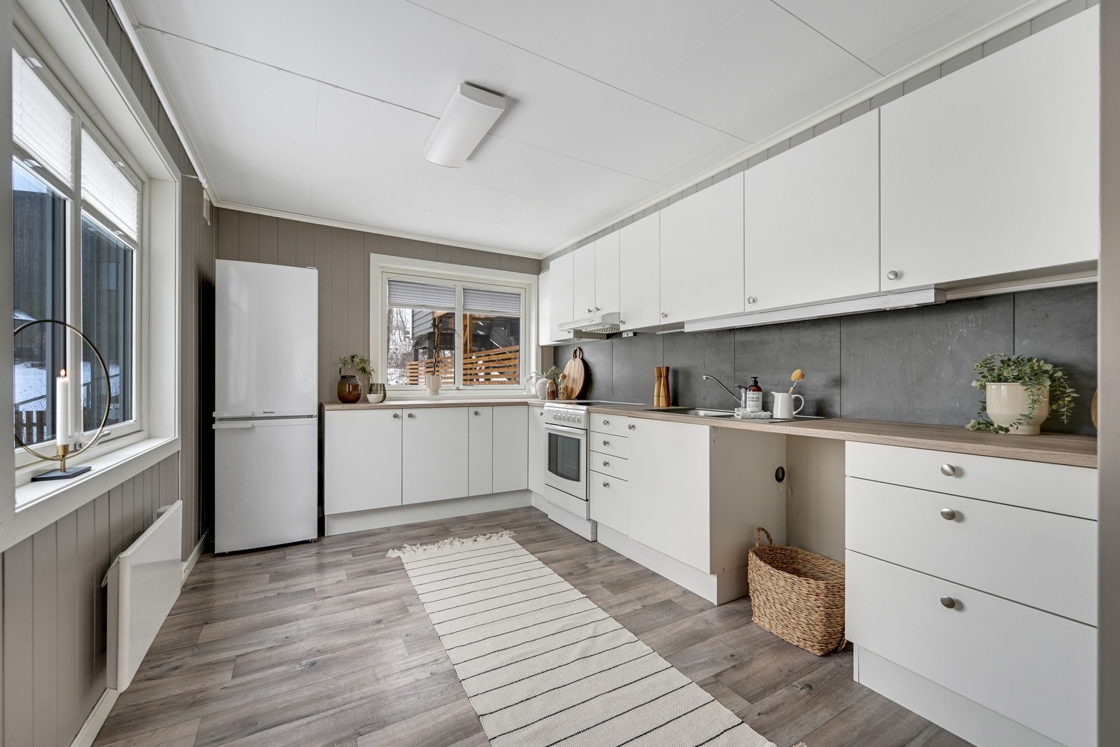 Det er godt med benkeplass på kjøkkenet Galleribilde