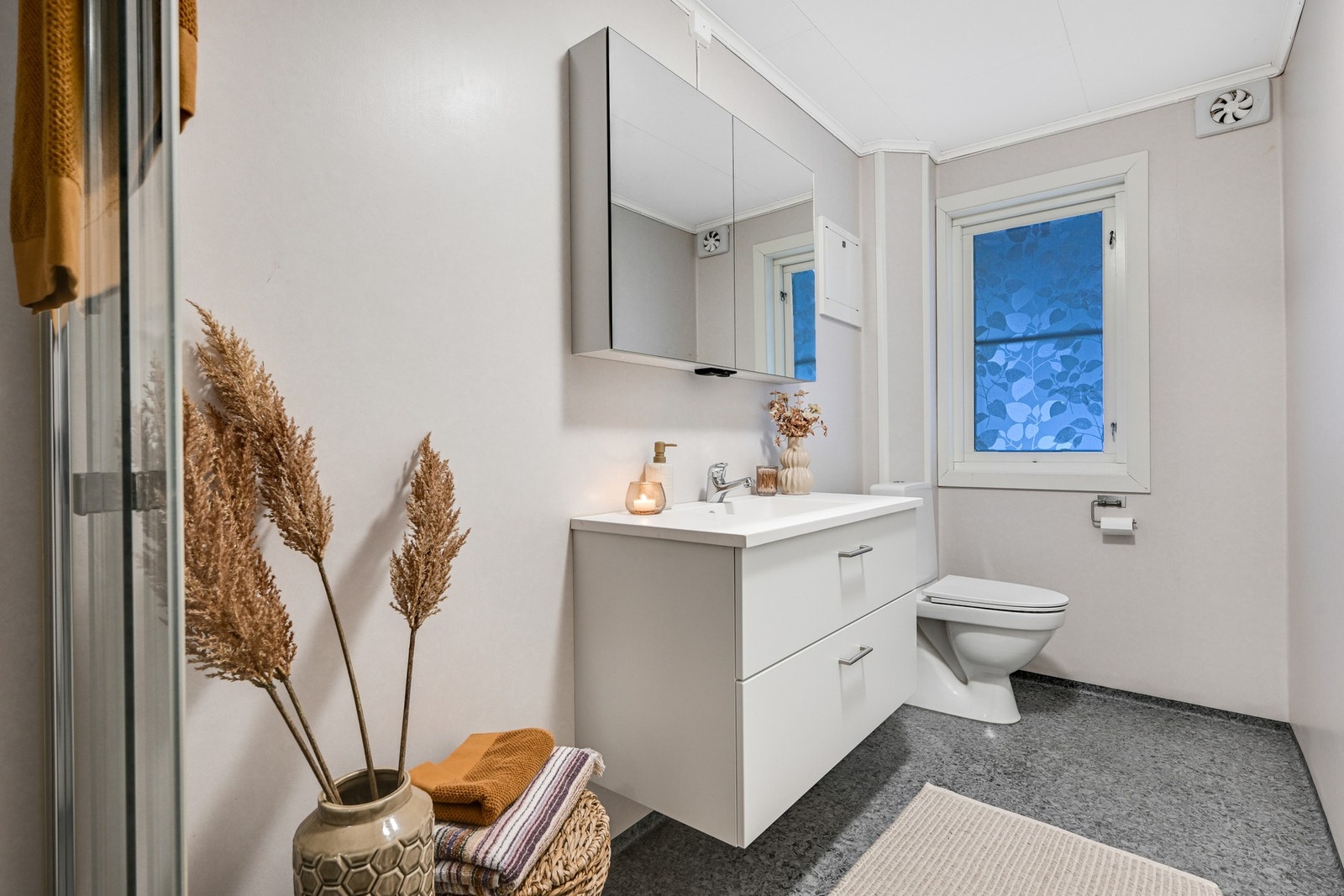 Dette badet var nytt i 2019 og har gulvvarme Galleribilde