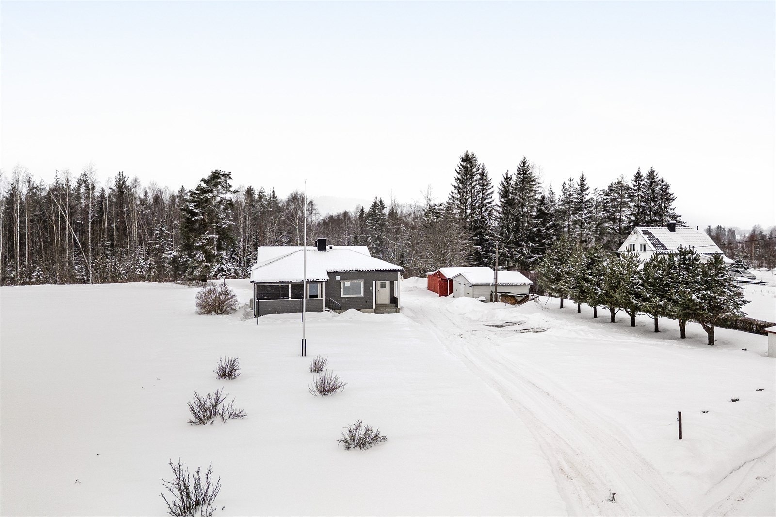 Velkommen til Solørvegen 546, et koselig hus på Grinder! Foto: Husfoto v/ Bernat Tubau. Galleribilde
